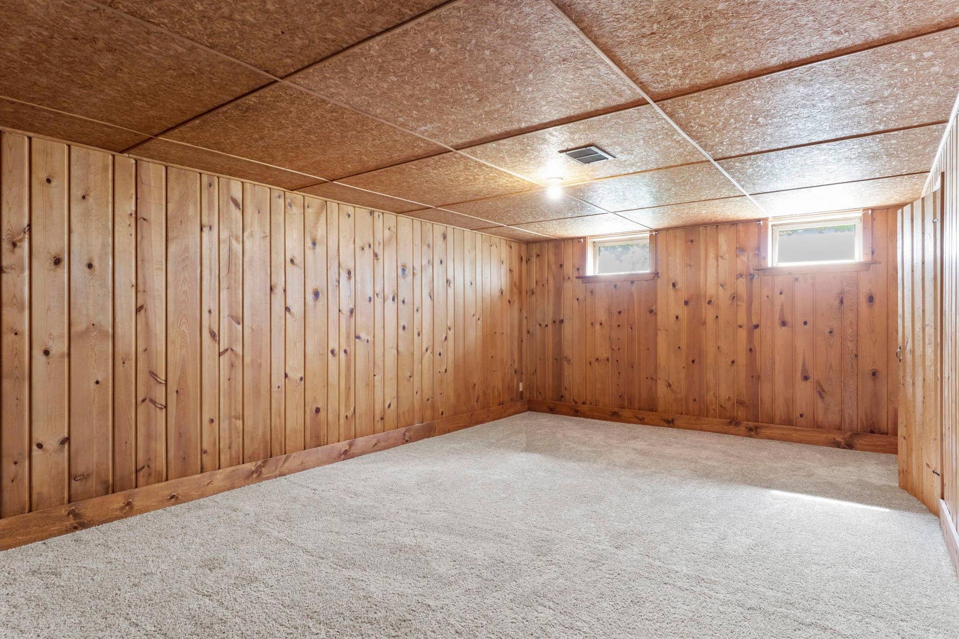 7001 Grimes Avenue N, Brooklyn Center, MN 55429 So Much Space and Potential!