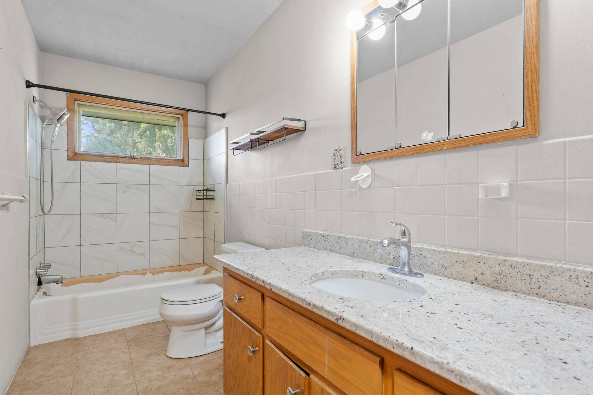 7001 Grimes Avenue N, Brooklyn Center, MN 55429 Large Main Level Full Bath
