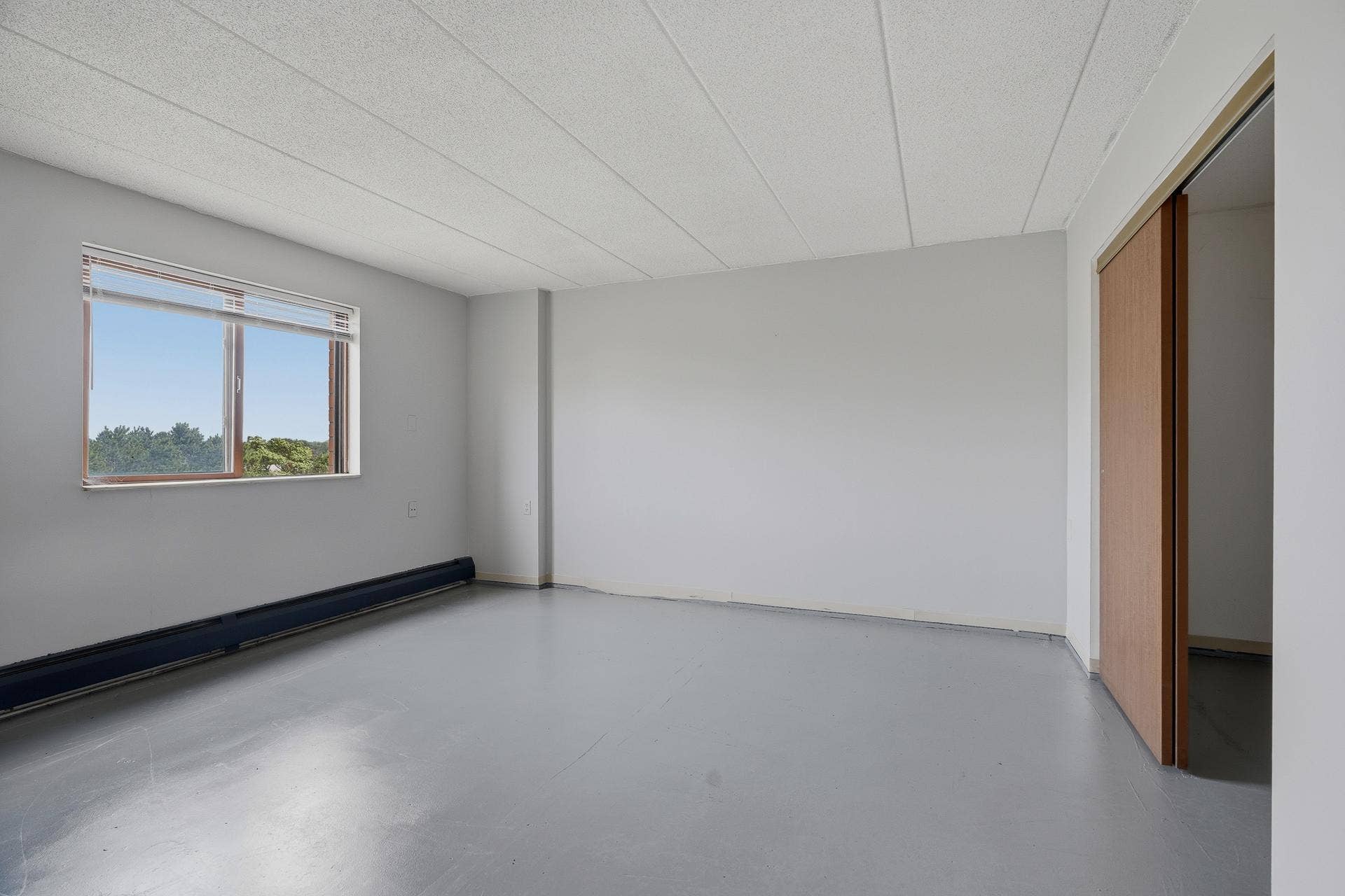 985 Ivy Avenue E, 98, Saint Paul, MN 55106 511 - 985 Ivy Ave E MLS-108.jpg