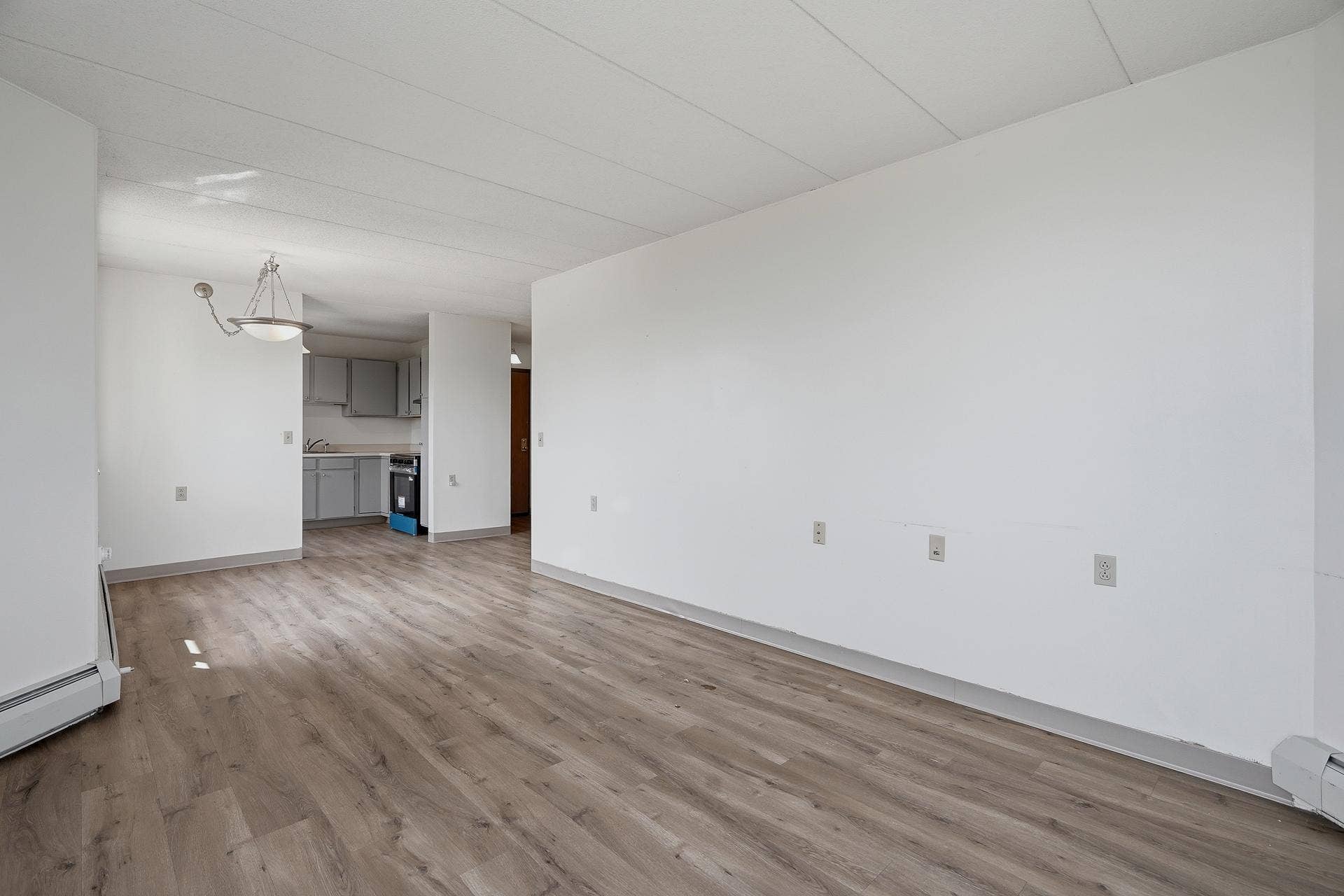 985 Ivy Avenue E, 98, Saint Paul, MN 55106 504 - 985 Ivy Ave E MLS-122.jpg
