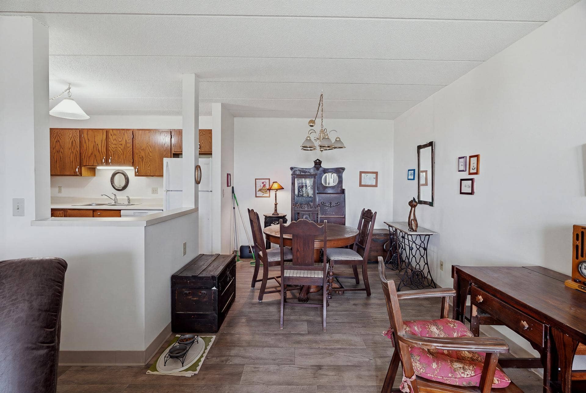 985 Ivy Avenue E, 98, Saint Paul, MN 55106 501 - 985 Ivy Ave E MLS-101.jpg