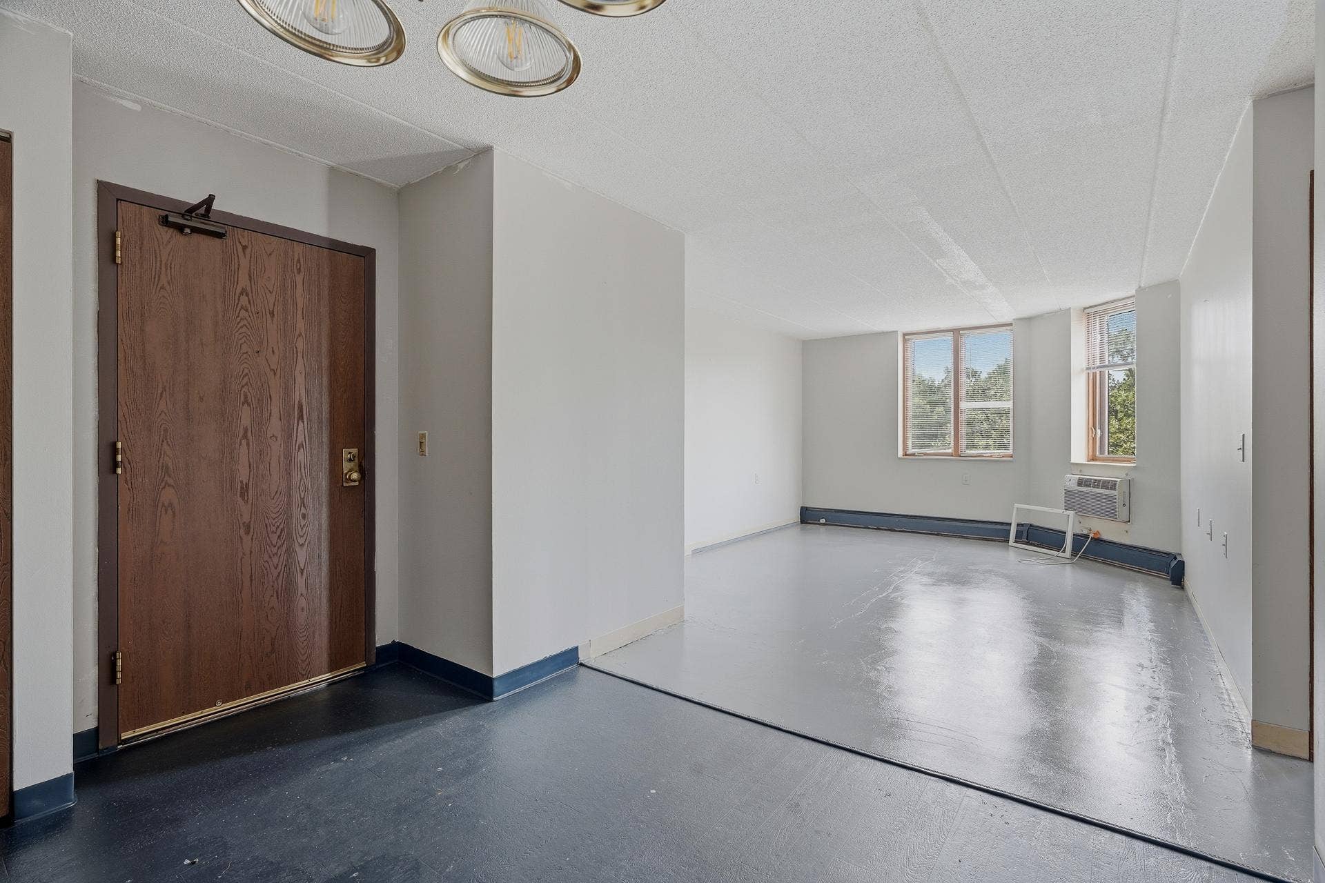 985 Ivy Avenue E, 98, Saint Paul, MN 55106 511 - 985 Ivy Ave E MLS-111.jpg
