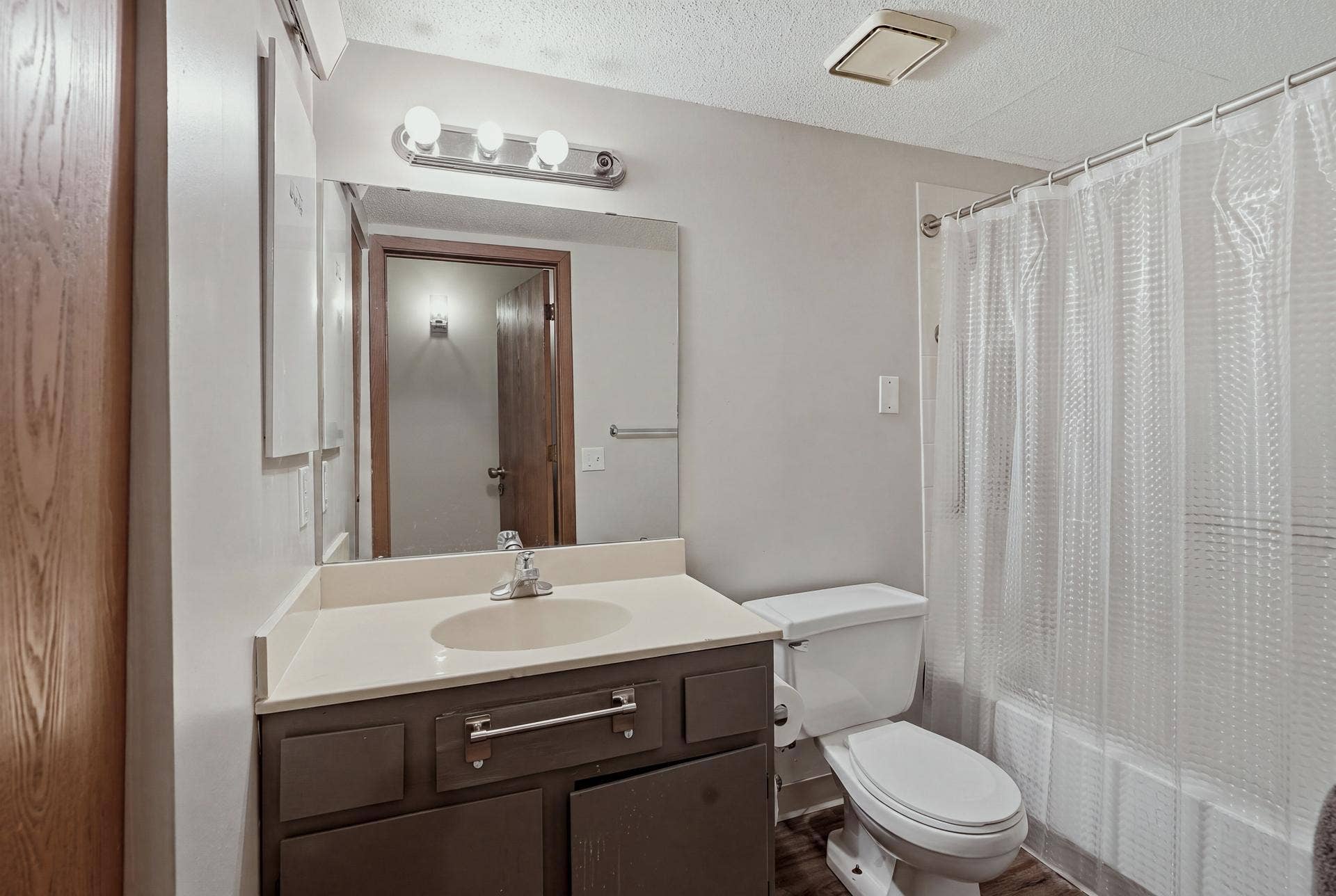 985 Ivy Avenue E, 98, Saint Paul, MN 55106 103 - 985 Ivy Ave E MLS-86.jpg