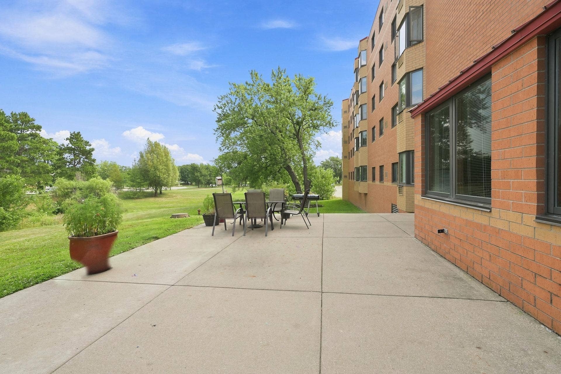 985 Ivy Avenue E, 98, Saint Paul, MN 55106 7 985 Ivy Ave E MLS-30.jpg