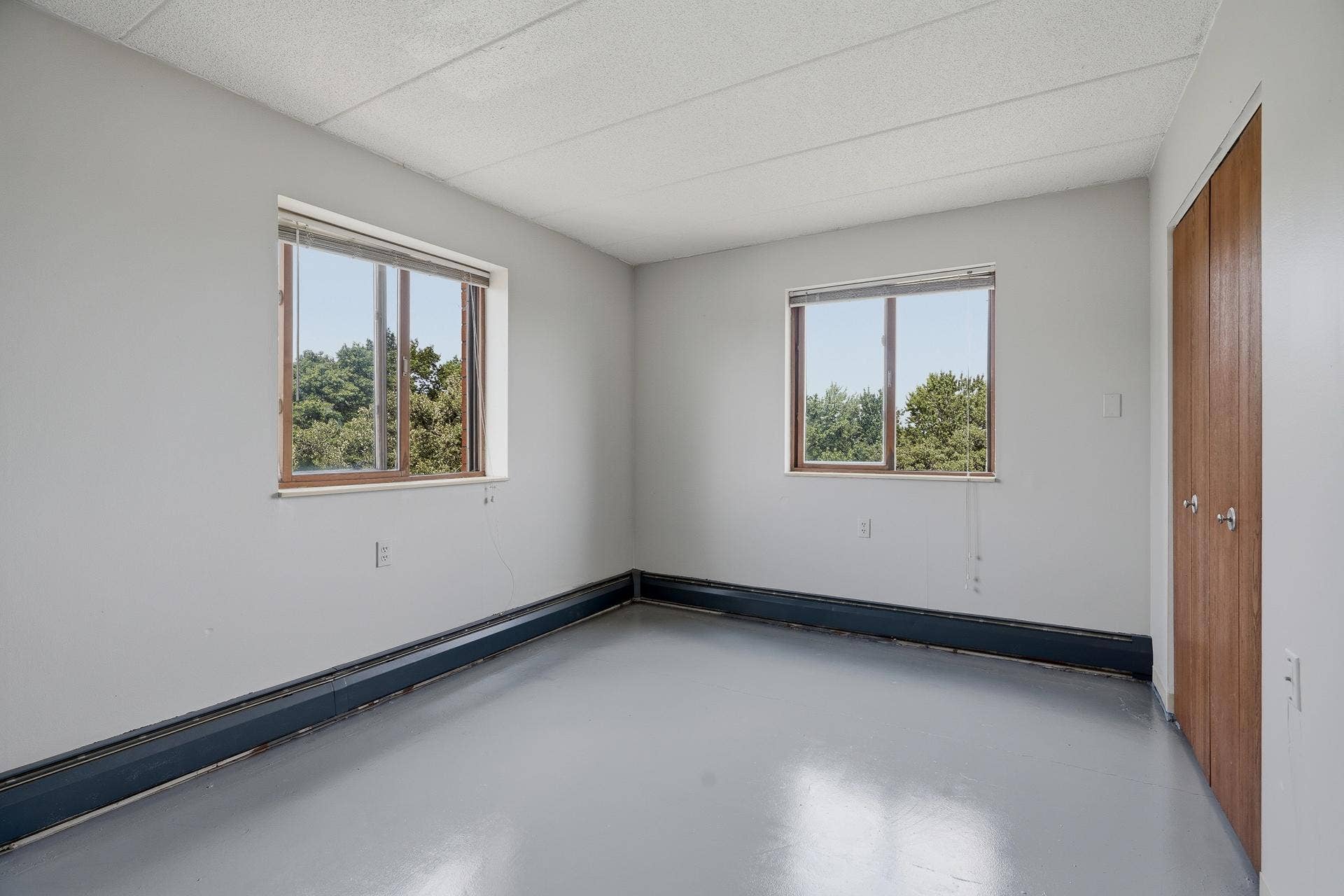 985 Ivy Avenue E, 98, Saint Paul, MN 55106 511 - 985 Ivy Ave E MLS-106.jpg