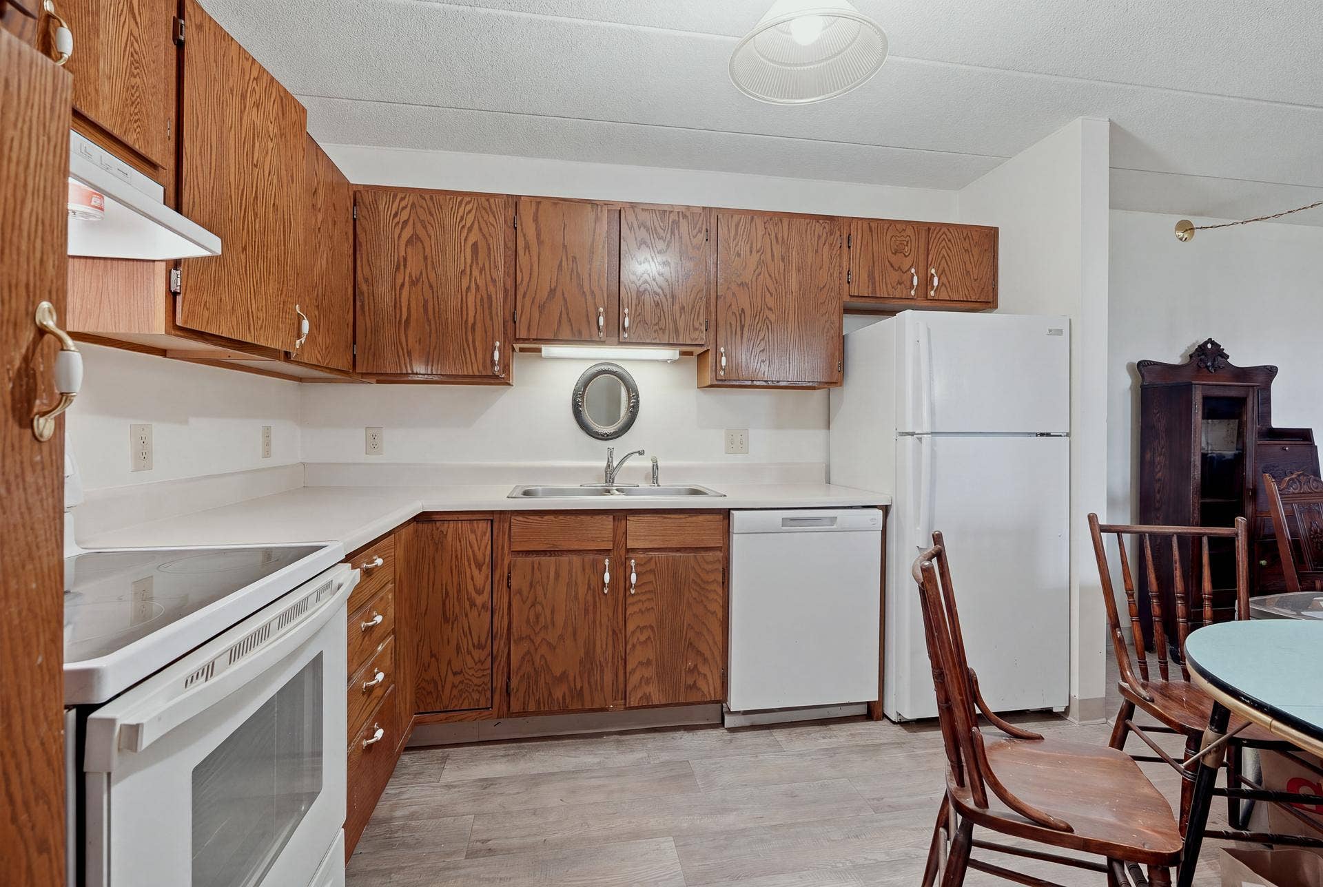 985 Ivy Avenue E, 98, Saint Paul, MN 55106 501 - 985 Ivy Ave E MLS-95.jpg
