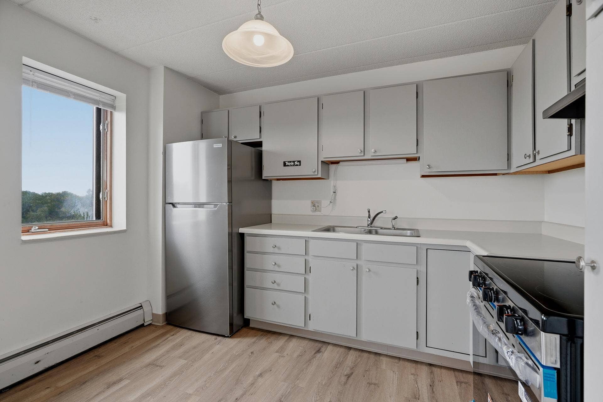 985 Ivy Avenue E, 98, Saint Paul, MN 55106 504 - 985 Ivy Ave E MLS-123.jpg