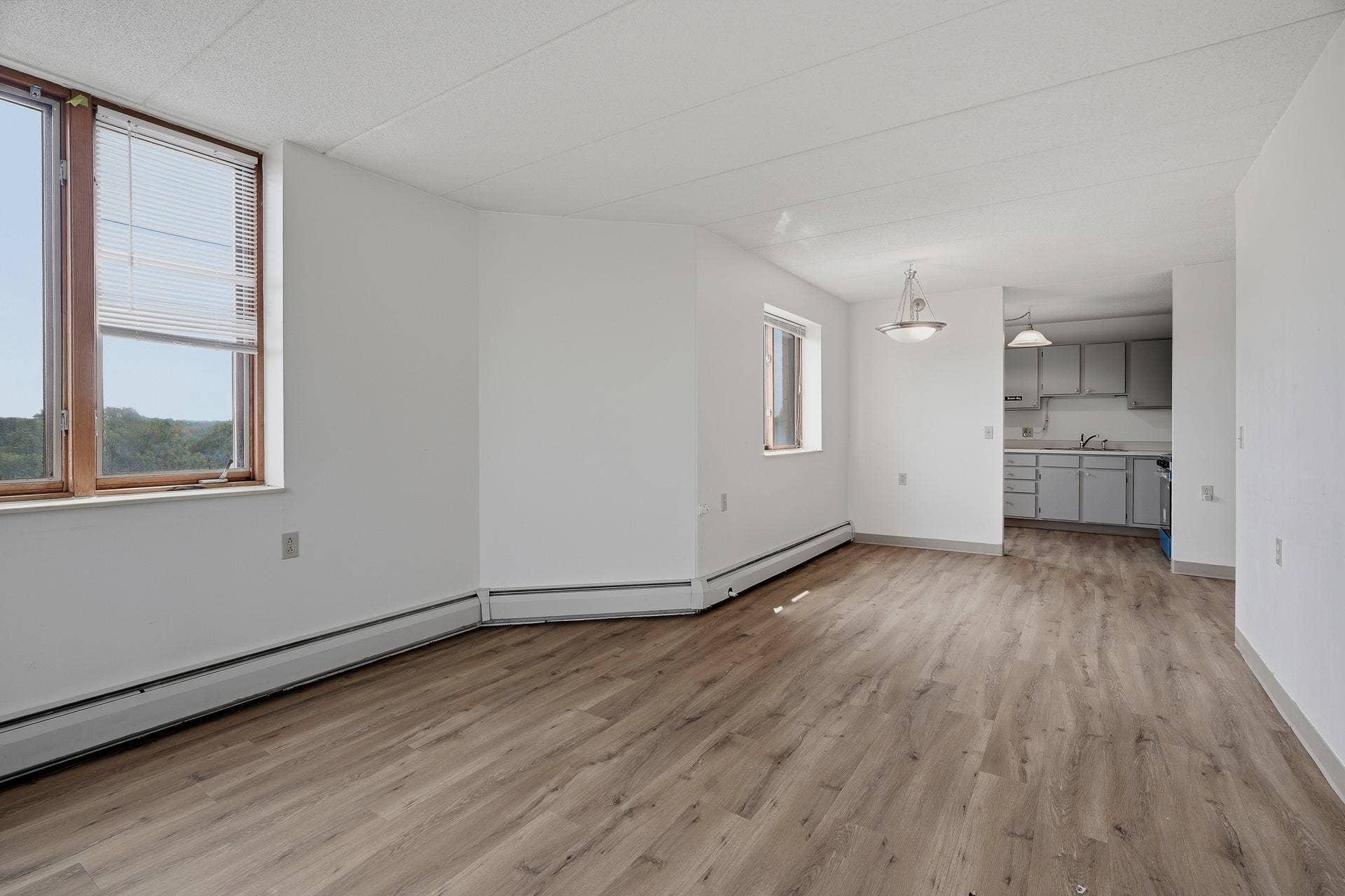985 Ivy Avenue E, 98, Saint Paul, MN 55106 504 - 985 Ivy Ave E MLS-121.jpg