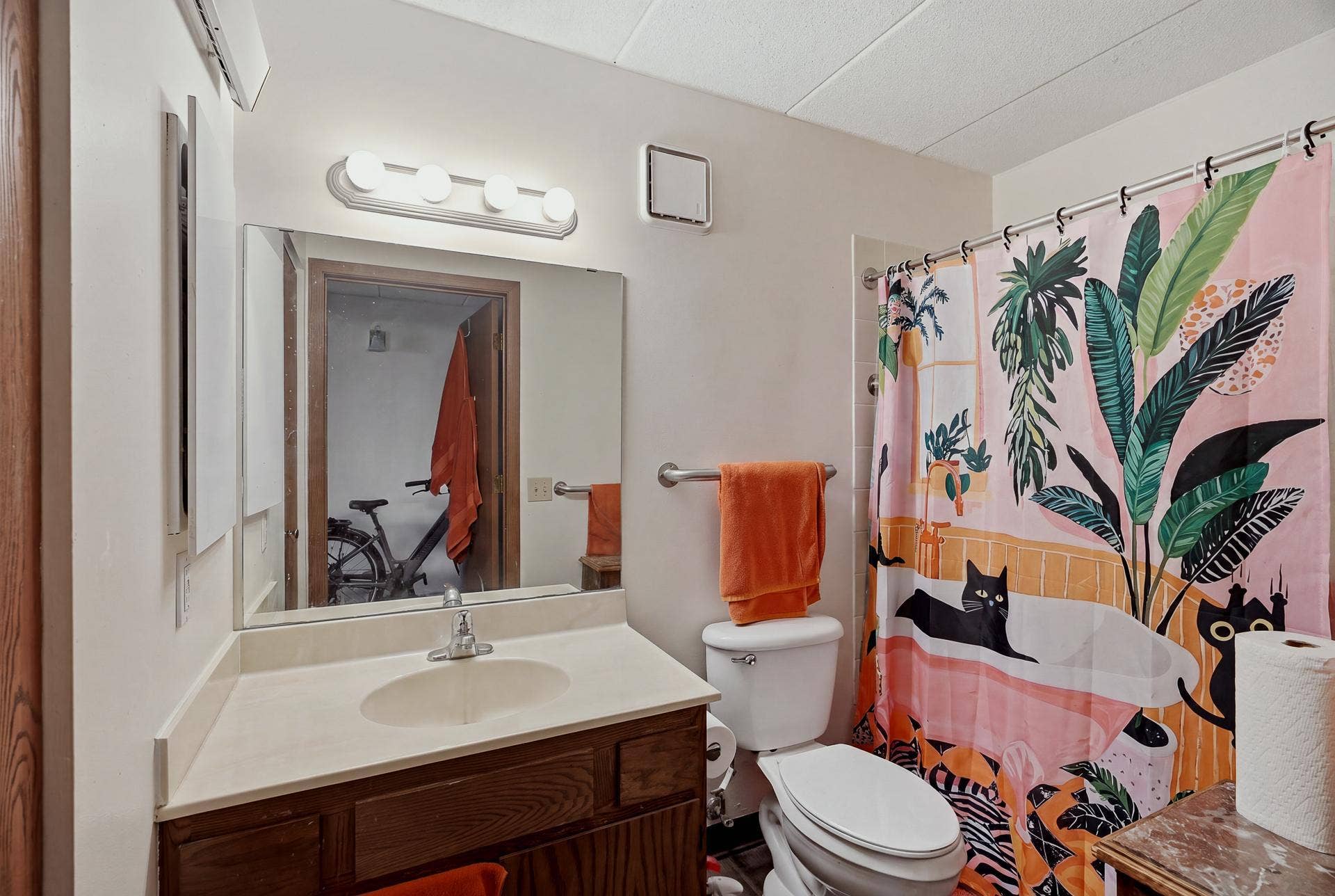 985 Ivy Avenue E, 98, Saint Paul, MN 55106 501 - 985 Ivy Ave E MLS-105.jpg