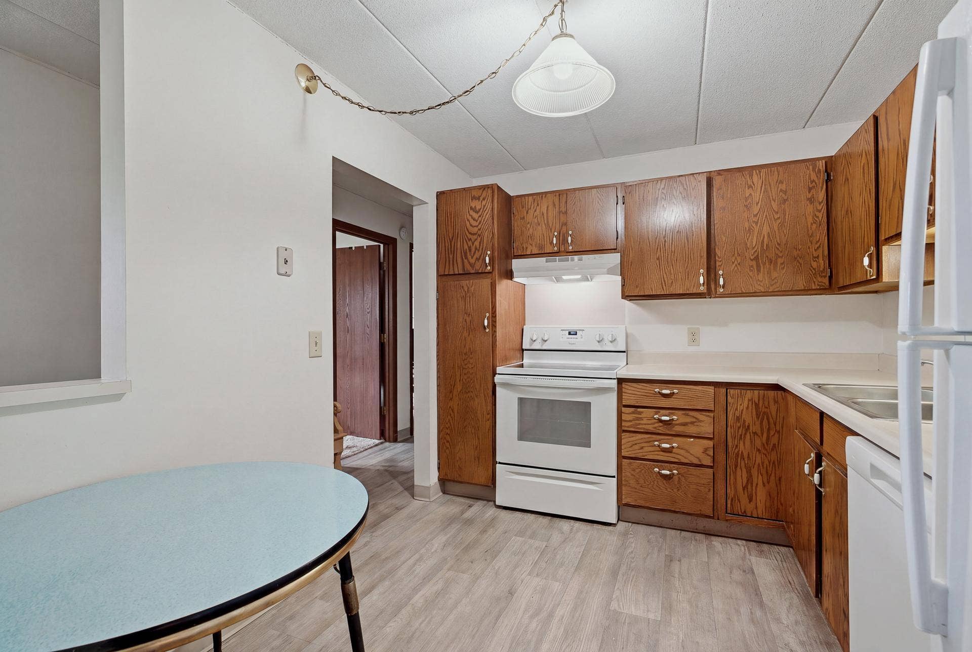 985 Ivy Avenue E, 98, Saint Paul, MN 55106 501 - 985 Ivy Ave E MLS-97.jpg