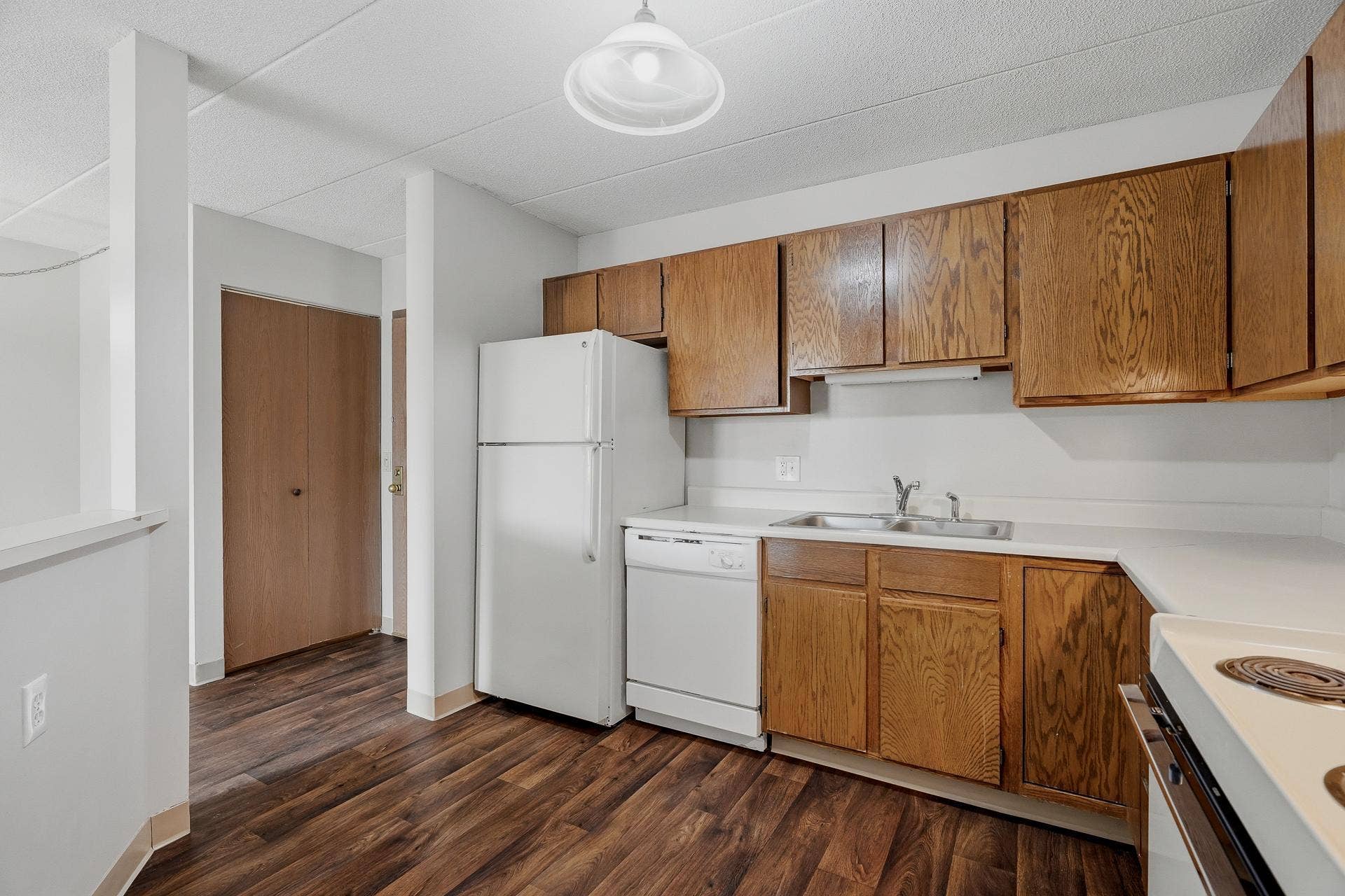 985 Ivy Avenue E, 98, Saint Paul, MN 55106 208 - 985 Ivy Ave E MLS-70.jpg