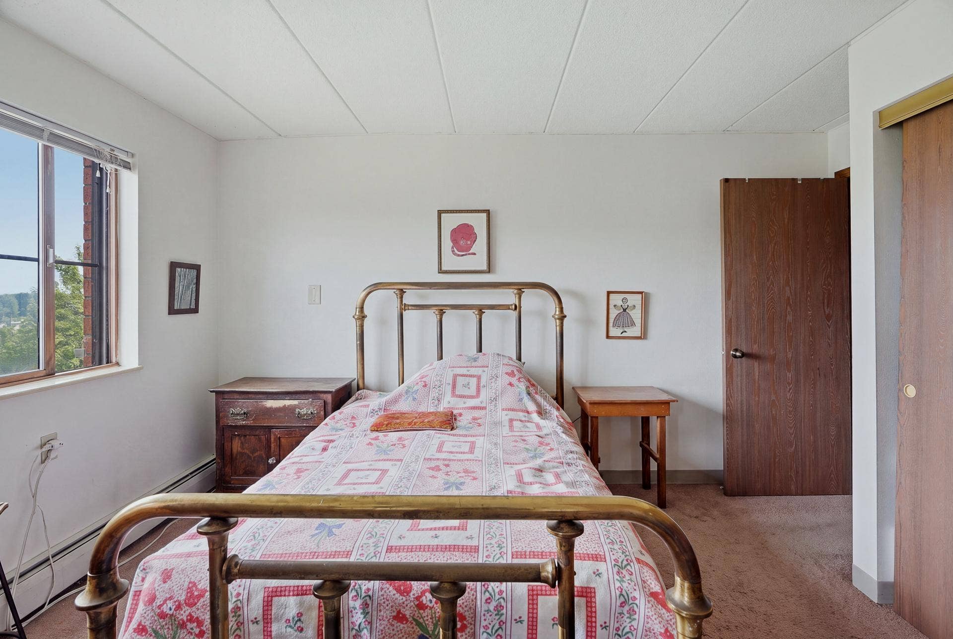985 Ivy Avenue E, 98, Saint Paul, MN 55106 501 - 985 Ivy Ave E MLS-102.jpg