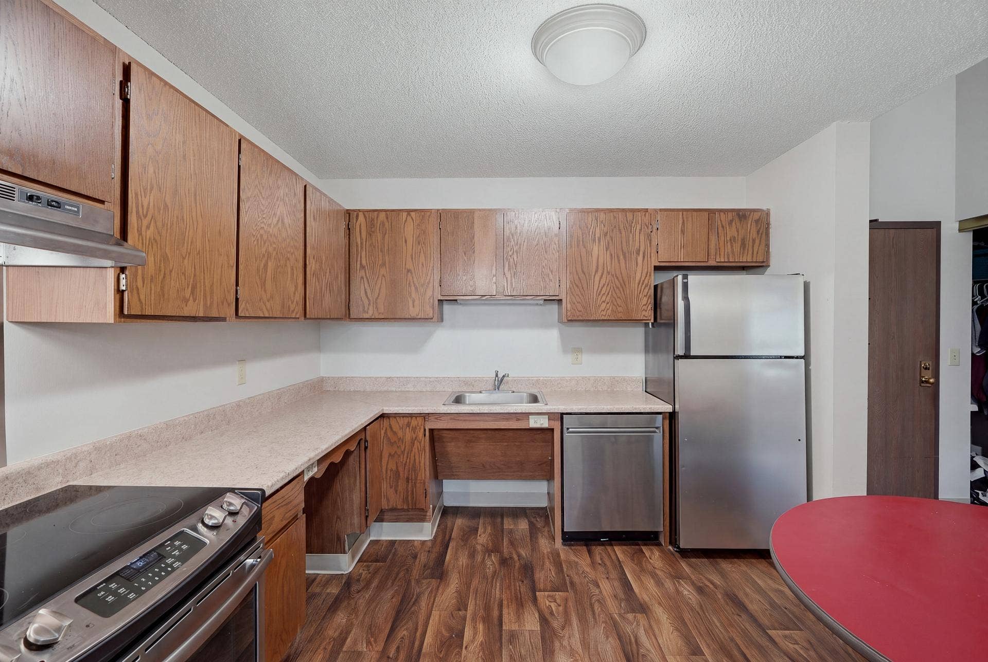 985 Ivy Avenue E, 98, Saint Paul, MN 55106 102 - 985 Ivy Ave E MLS-59.jpg