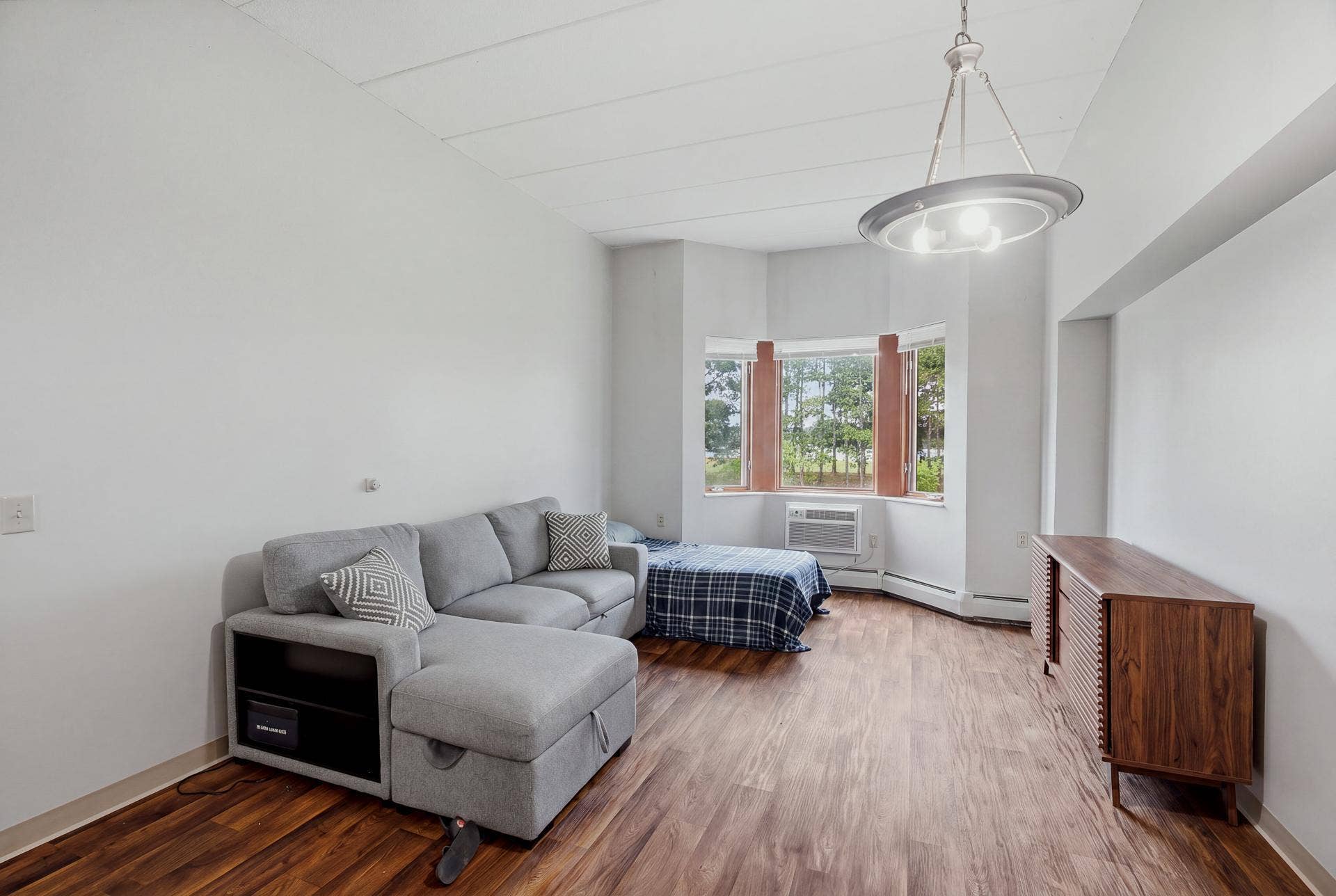 985 Ivy Avenue E, 98, Saint Paul, MN 55106 102 - 985 Ivy Ave E MLS-57.jpg