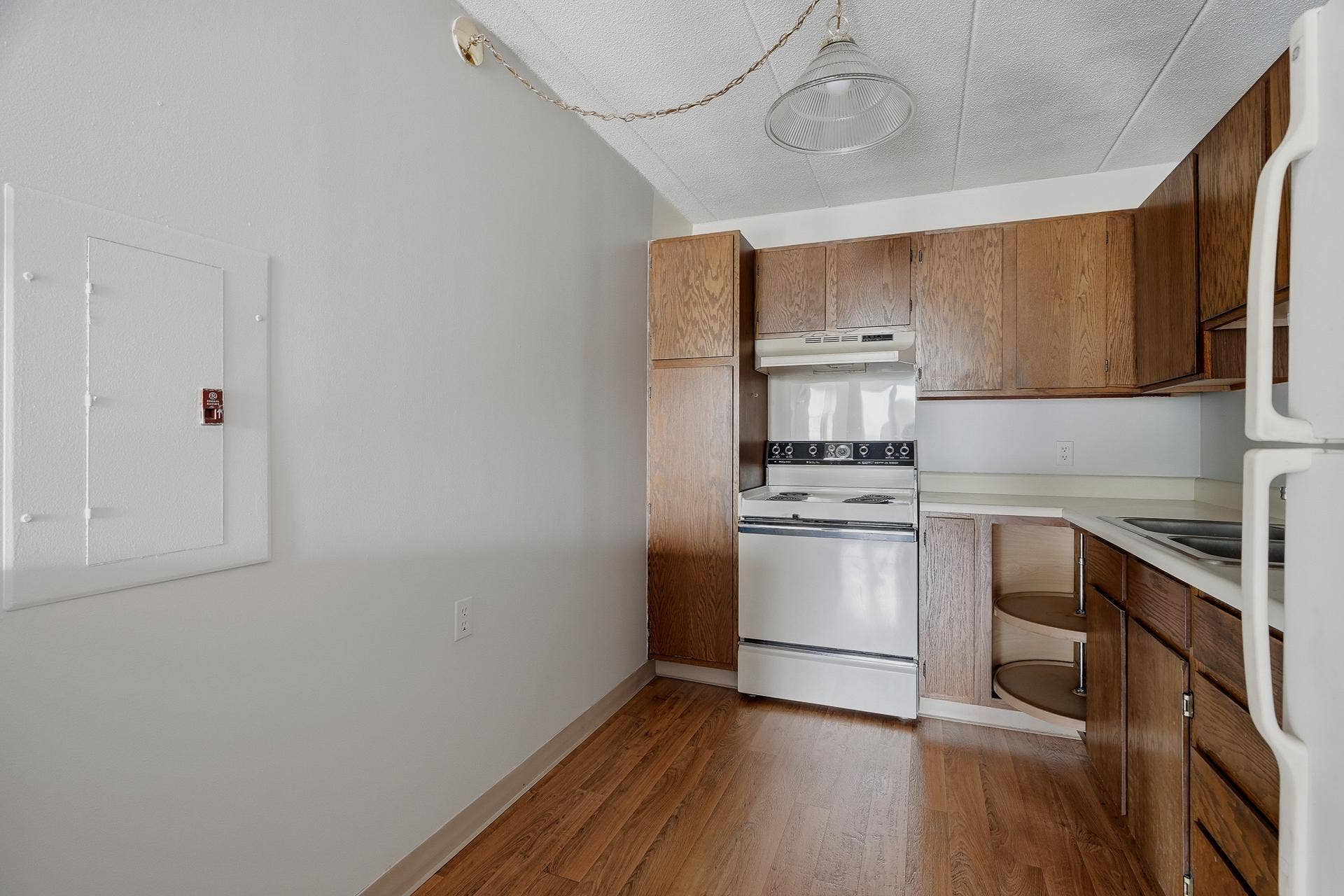985 Ivy Avenue E, 98, Saint Paul, MN 55106 504 - 985 Ivy Ave E MLS-115.jpg
