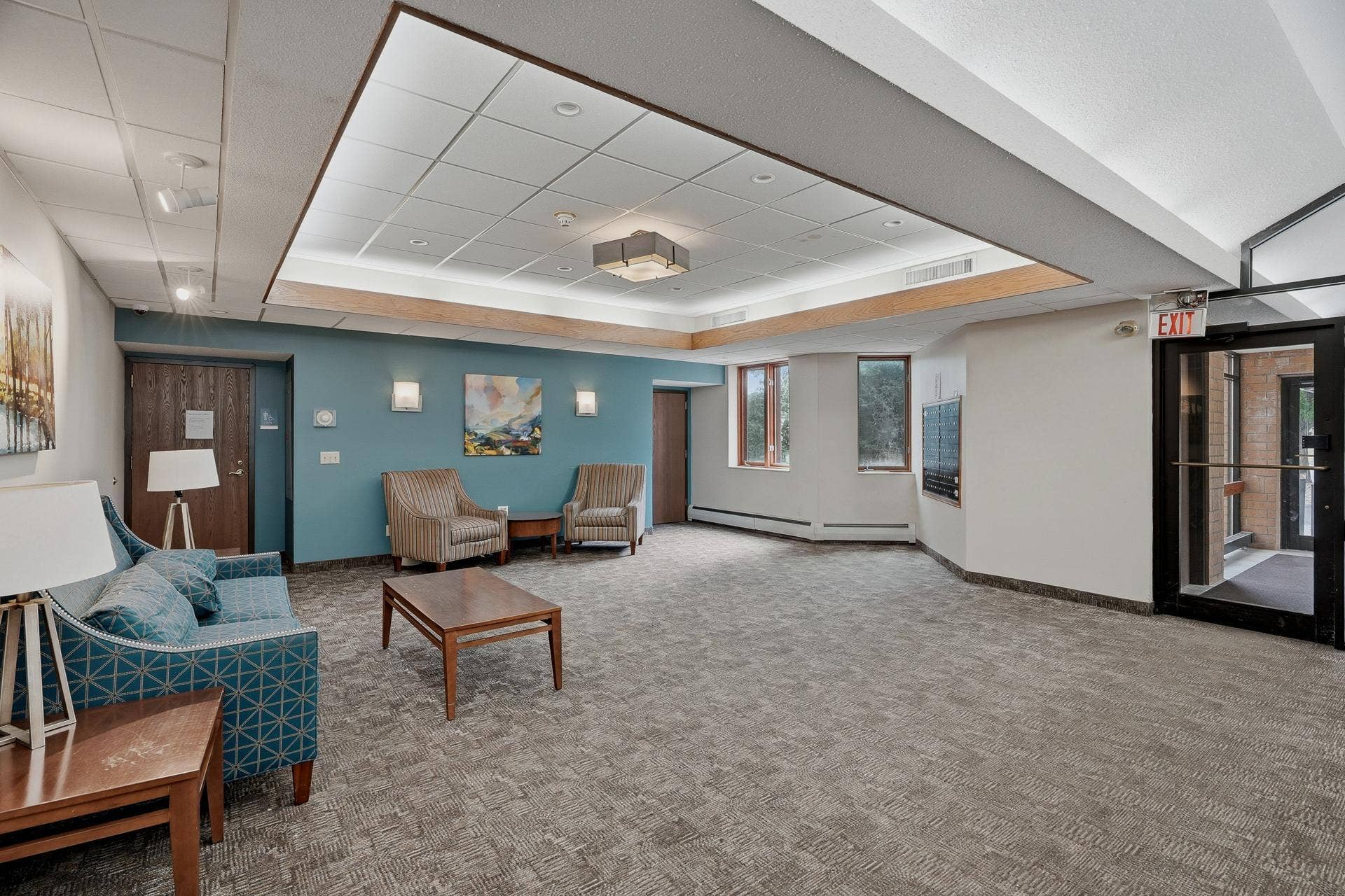 985 Ivy Avenue E, 98, Saint Paul, MN 55106 9 Entry - 985 Ivy Ave E MLS-35.jpg