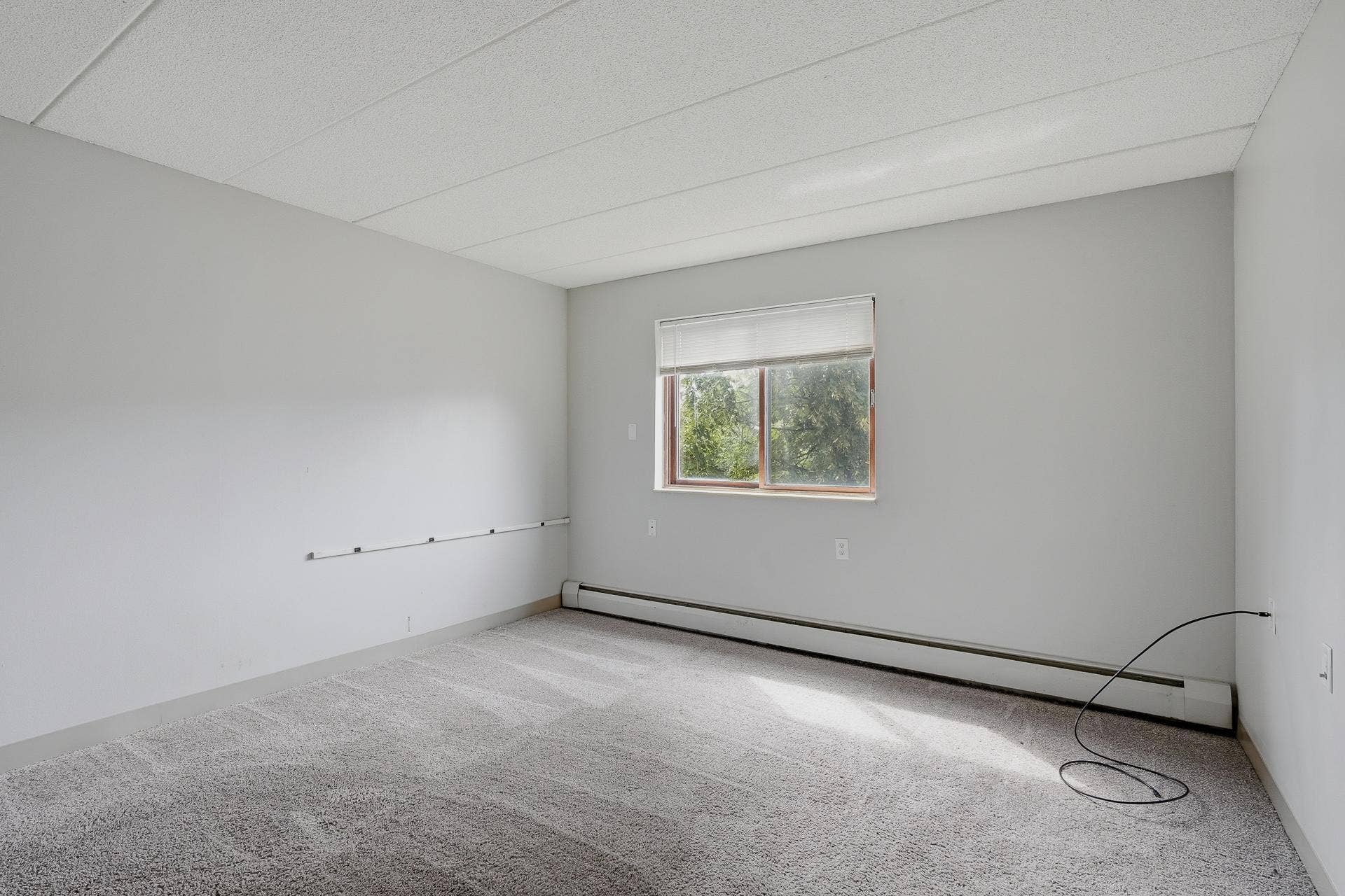 985 Ivy Avenue E, 98, Saint Paul, MN 55106 208 - 985 Ivy Ave E MLS-72.jpg
