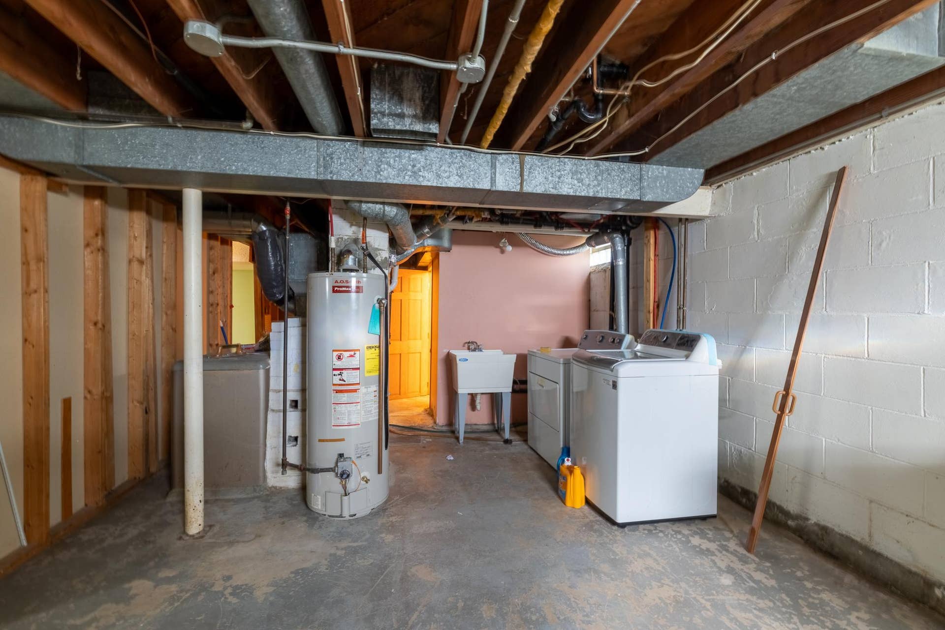 986 Blair Avenue, 102, Saint Paul, MN 55104 HT8A8794-HDR.jpg