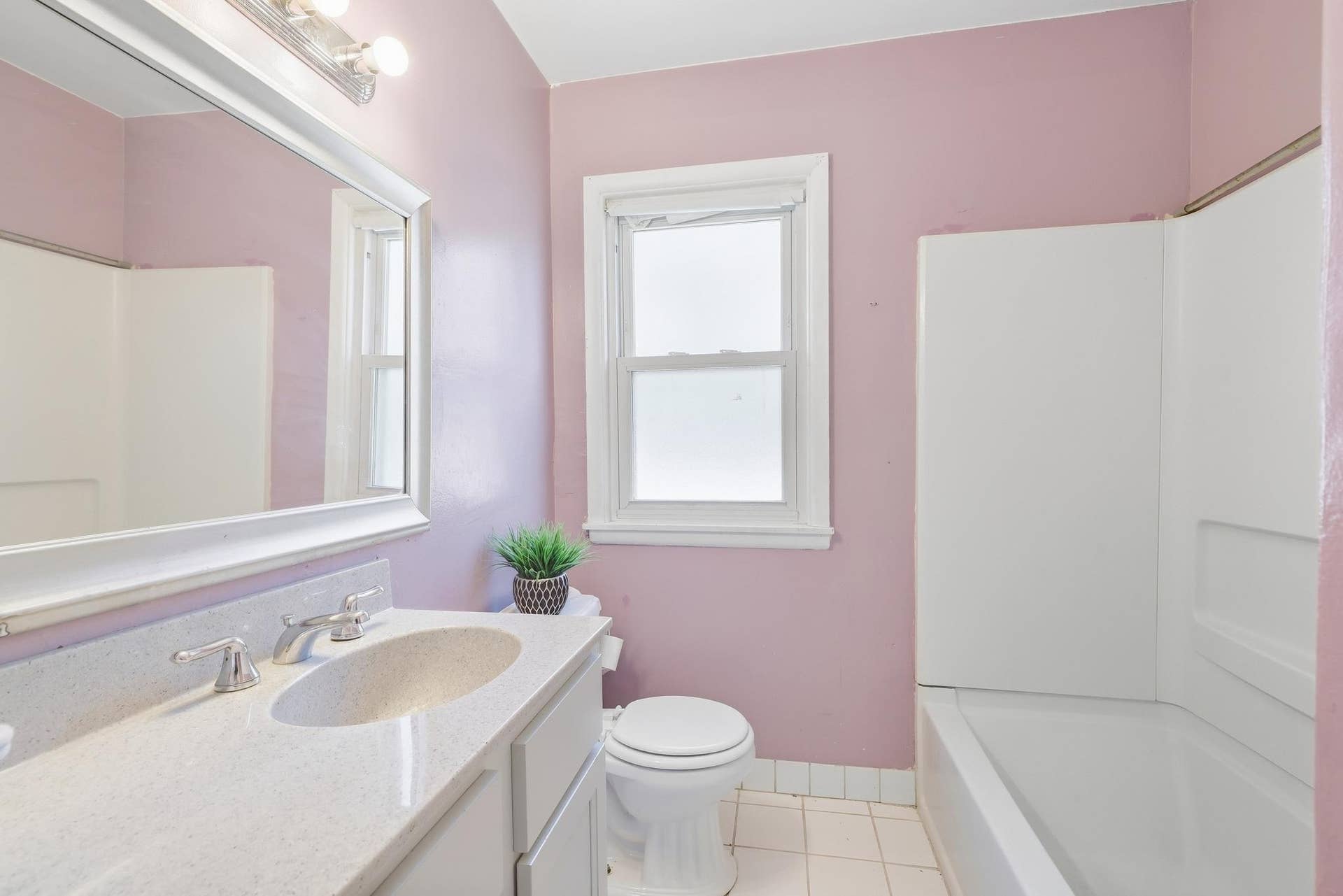 986 Blair Avenue, 102, Saint Paul, MN 55104 HT8A8668.jpg