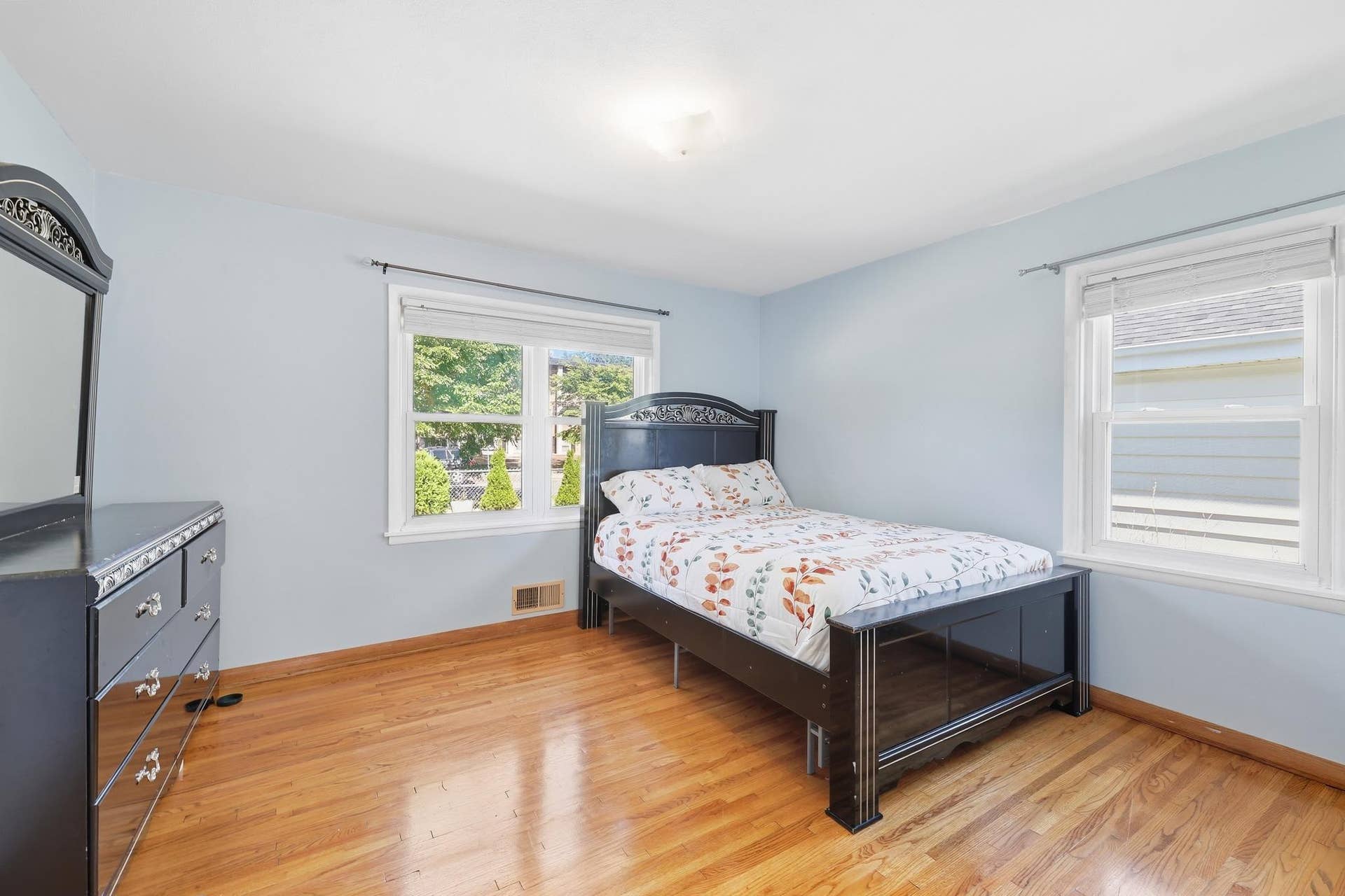986 Blair Avenue, 102, Saint Paul, MN 55104 HT8A8673.jpg