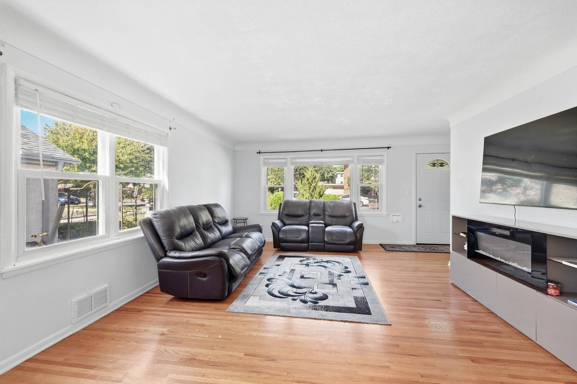 986 Blair Avenue, 102, Saint Paul, MN 55104 HT8A8683.jpg