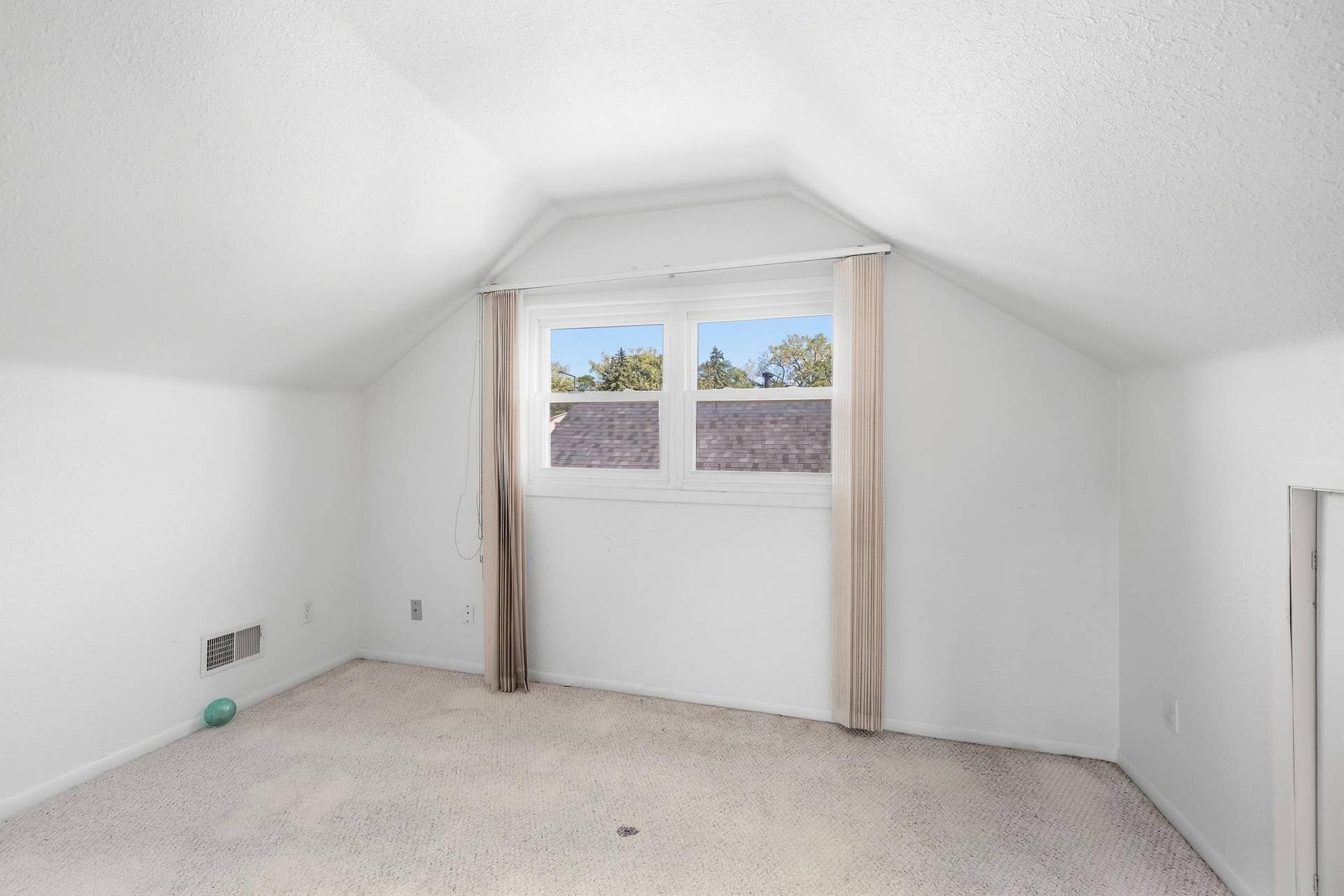 986 Blair Avenue, 102, Saint Paul, MN 55104 HT8A8765.jpg