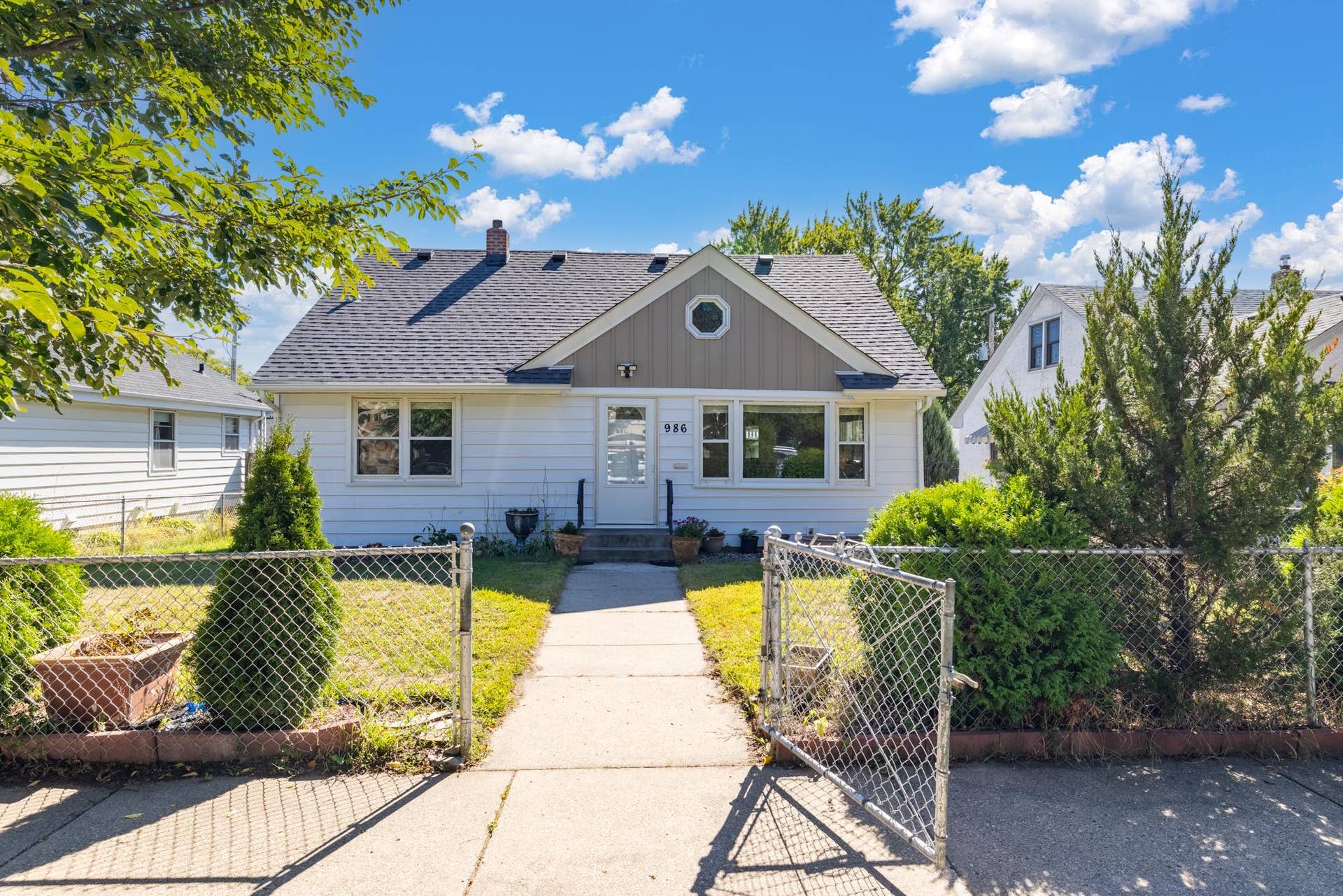 986 Blair Avenue, 102, Saint Paul, MN 55104 HT8A8839-HDR-Edit.jpg