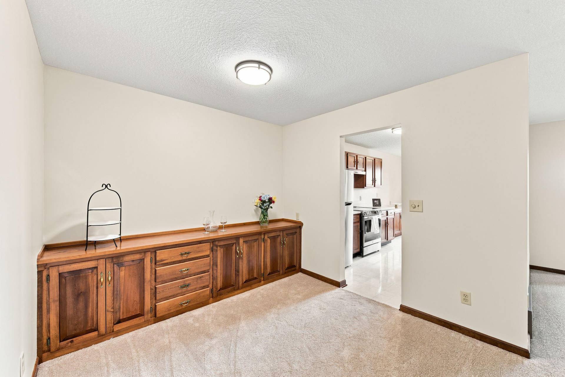 4254 Oakmede Lane, #87B, White Bear Lake, MN 55110 Large Bonus Credenza in Formal Dining Space perfect for Storage & Entertaining!