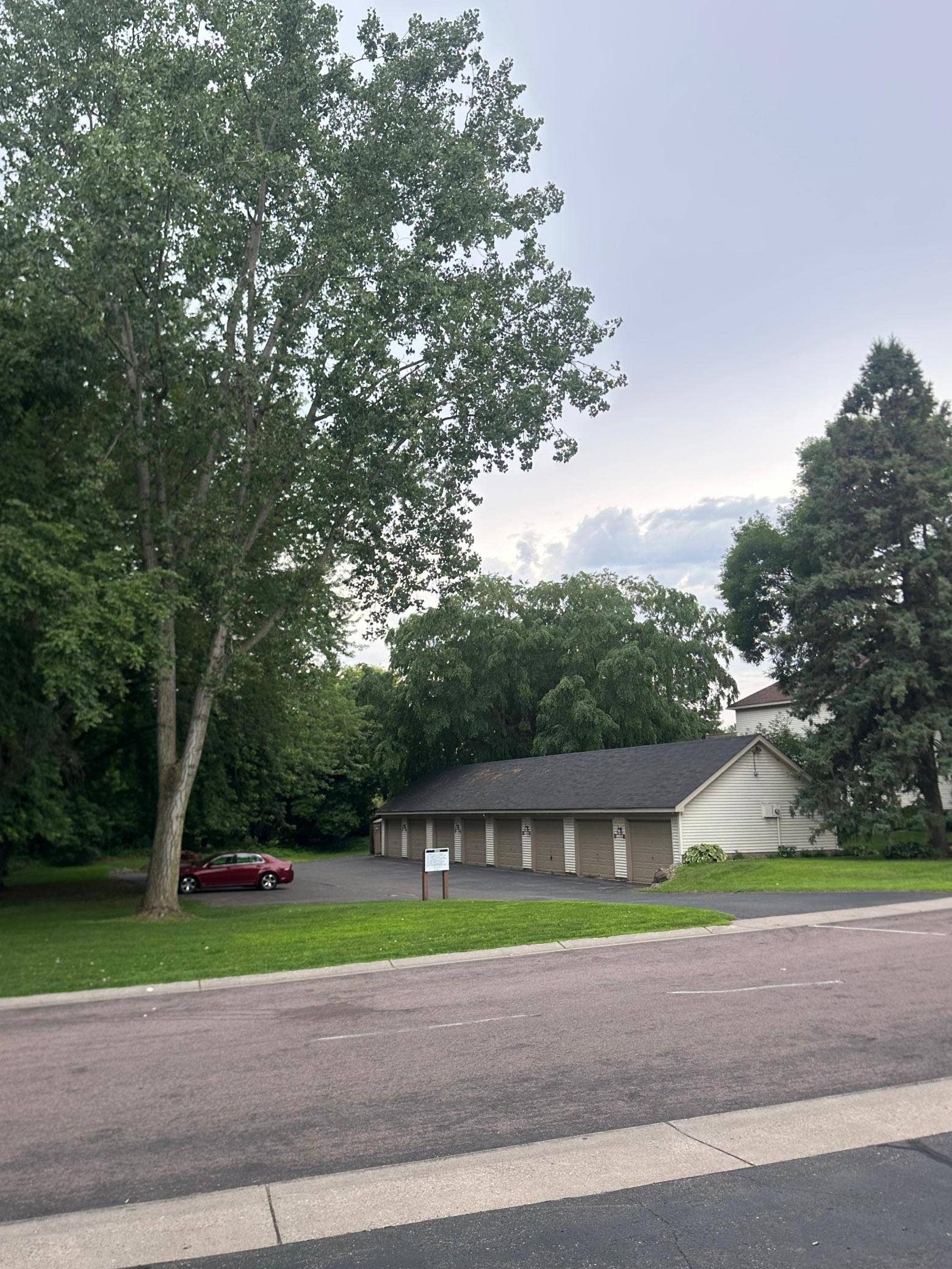 4254 Oakmede Lane, #87B, White Bear Lake, MN 55110 Additional Parking right across the street! Or join small waitlist for a second stall garage!