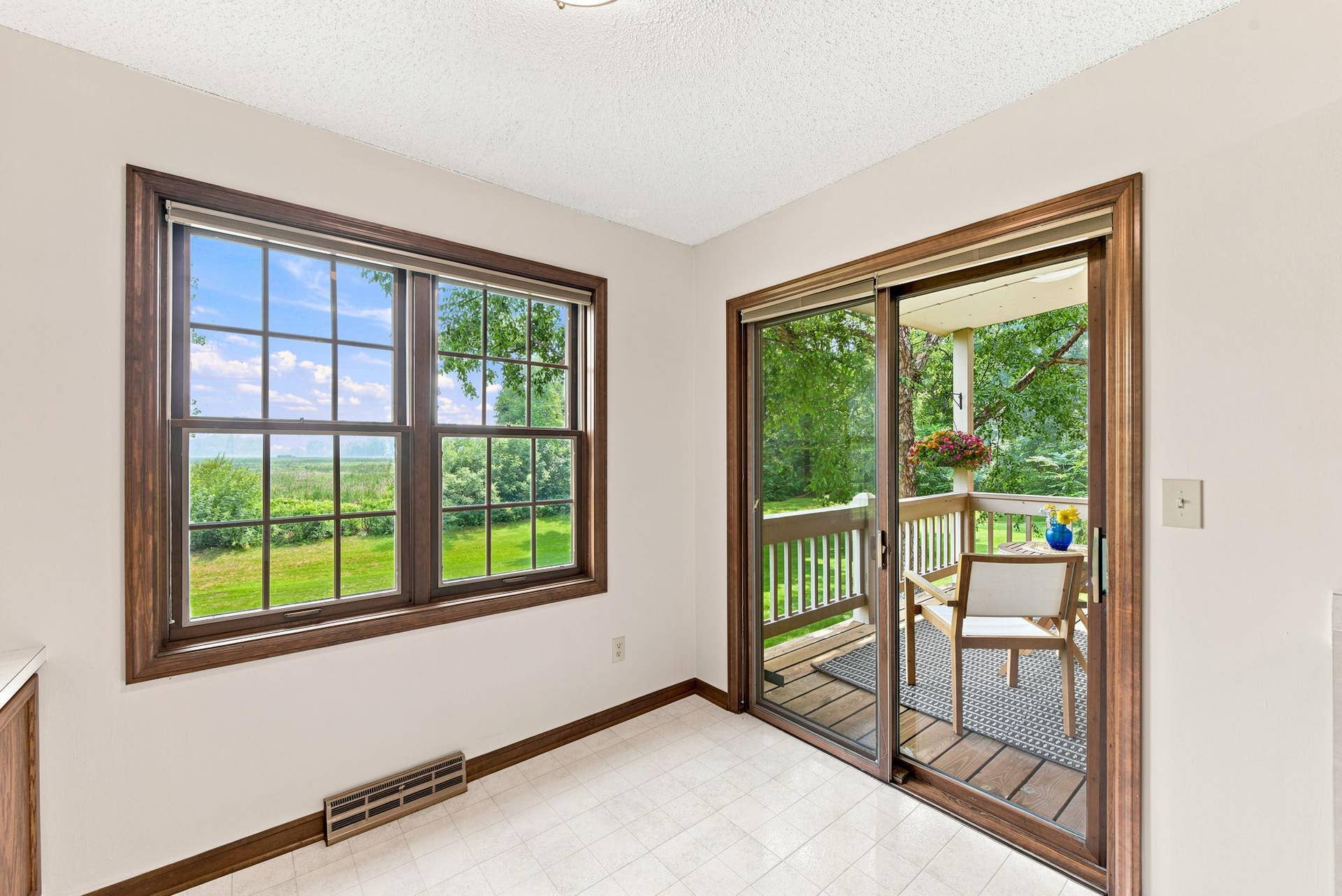 4254 Oakmede Lane, #87B, White Bear Lake, MN 55110 Both Kitchen and Living Room have Patio Doors leading to Porch!