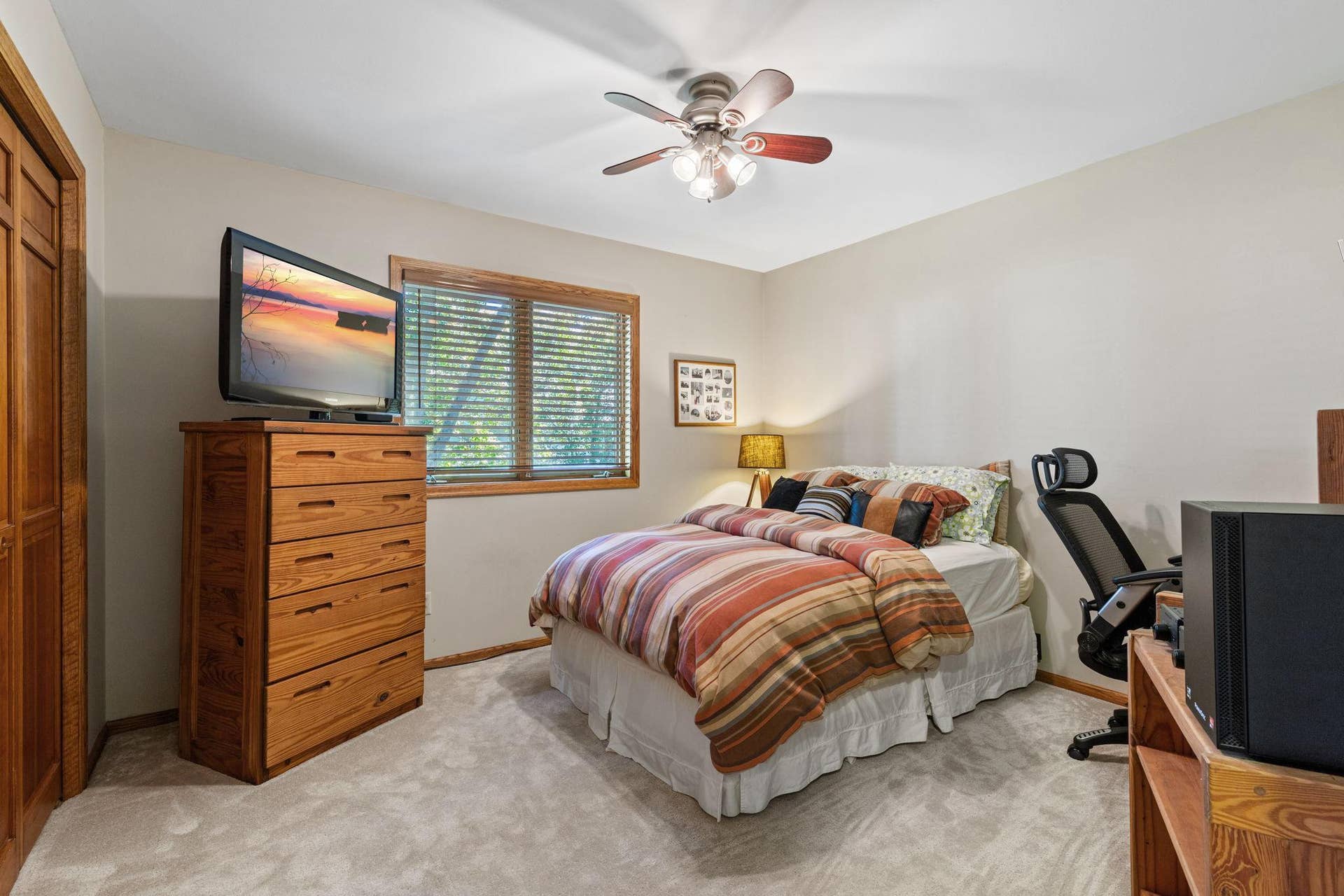 15393 Shadow Creek Road, Maple Grove, MN 55311 Upper-level bedroom #3.