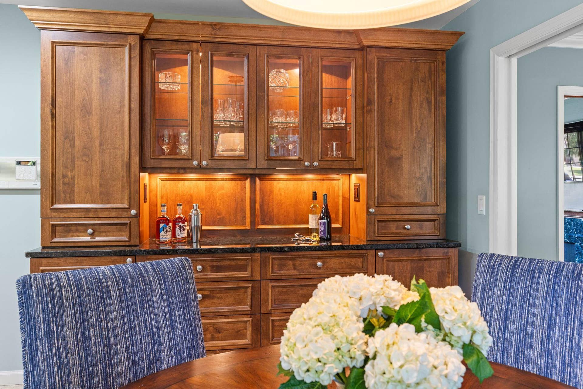 15393 Shadow Creek Road, Maple Grove, MN 55311 An ideal coffee bar, beverage station, or serving space when hosting.