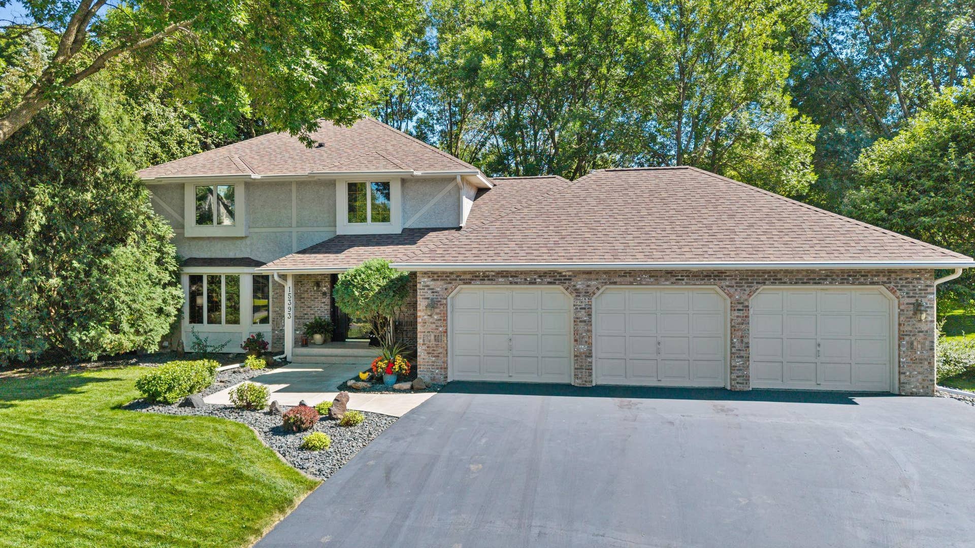 15393 Shadow Creek Road, Maple Grove, MN 55311 A truly special home that has been cared for, thoughtfully updated, and designed with both everyday living and entertaining in mind.