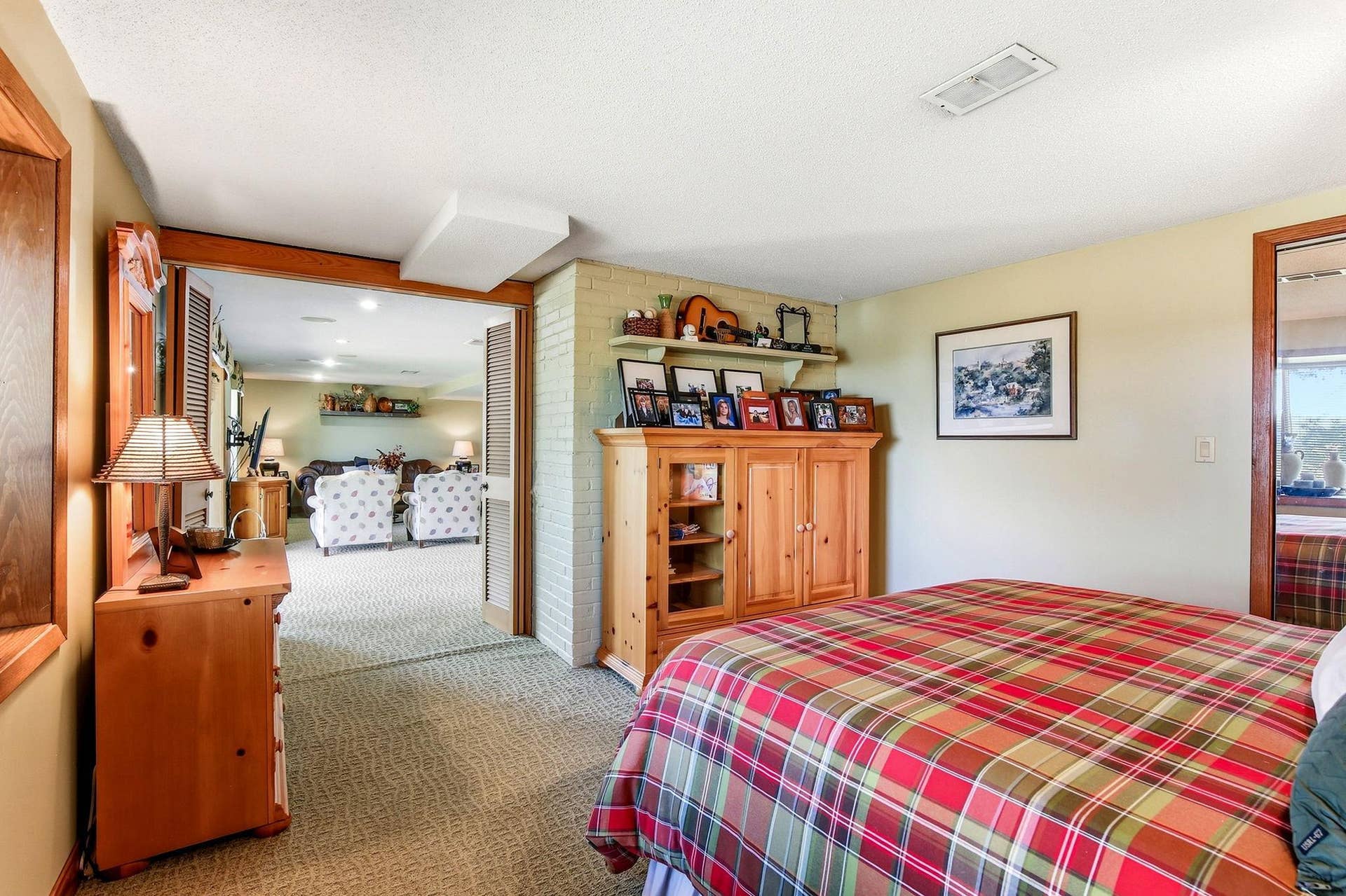49-web-or-mls-1963-Quant-Ave-N-49.jpg