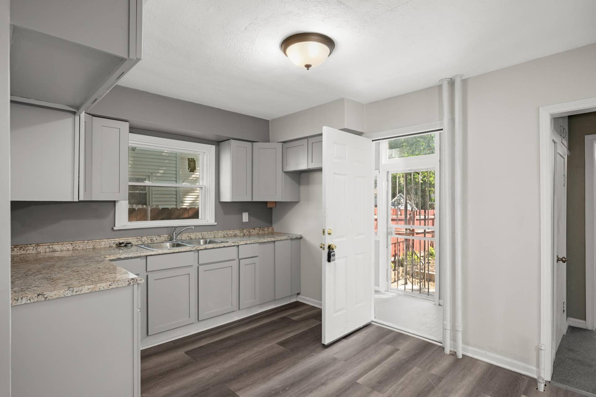 2630 Girard Avenue N, 36, Minneapolis, MN 55411 Image-12.jpg