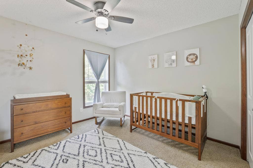 2321 Woodcrest Drive, Woodbury, MN 55129 2321 Woodcrest Drive, Woodbury, MN 55129