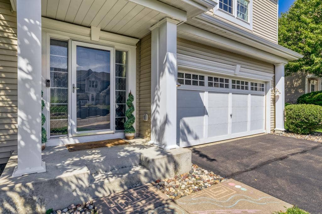 2321 Woodcrest Drive, Woodbury, MN 55129 2321 Woodcrest Drive, Woodbury, MN 55129