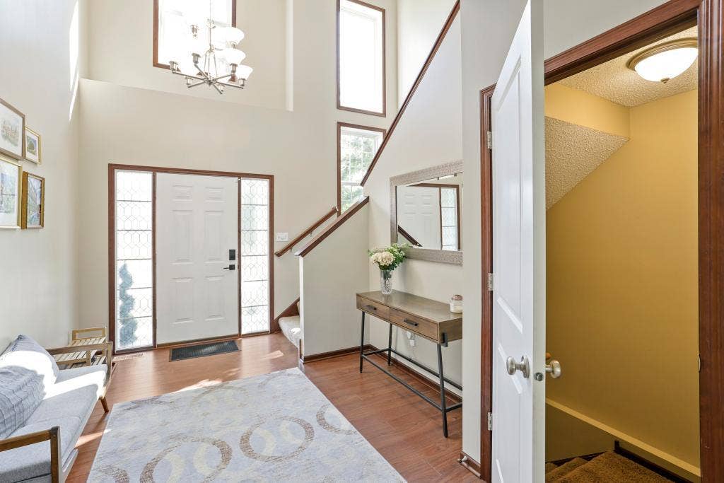 2321 Woodcrest Drive, Woodbury, MN 55129 2321 Woodcrest Drive, Woodbury, MN 55129