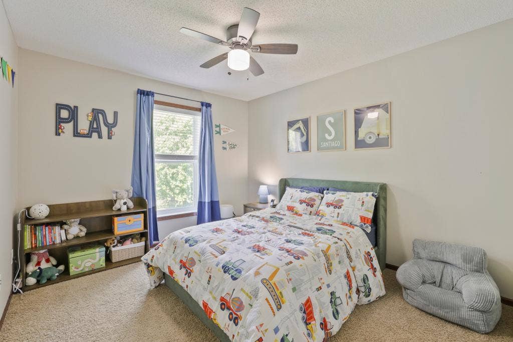2321 Woodcrest Drive, Woodbury, MN 55129 2321 Woodcrest Drive, Woodbury, MN 55129
