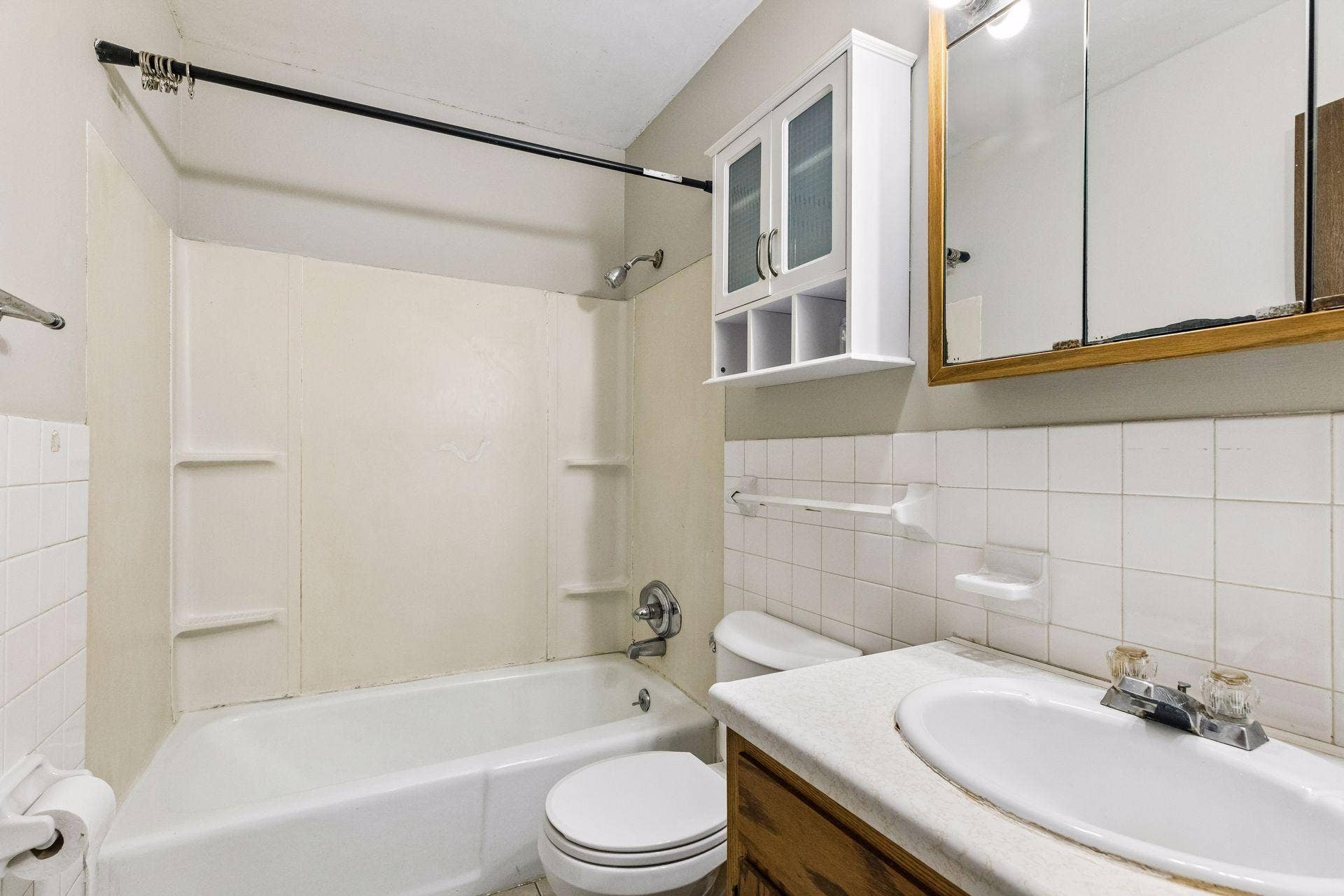 Bathroom - 2222 Beech Street E