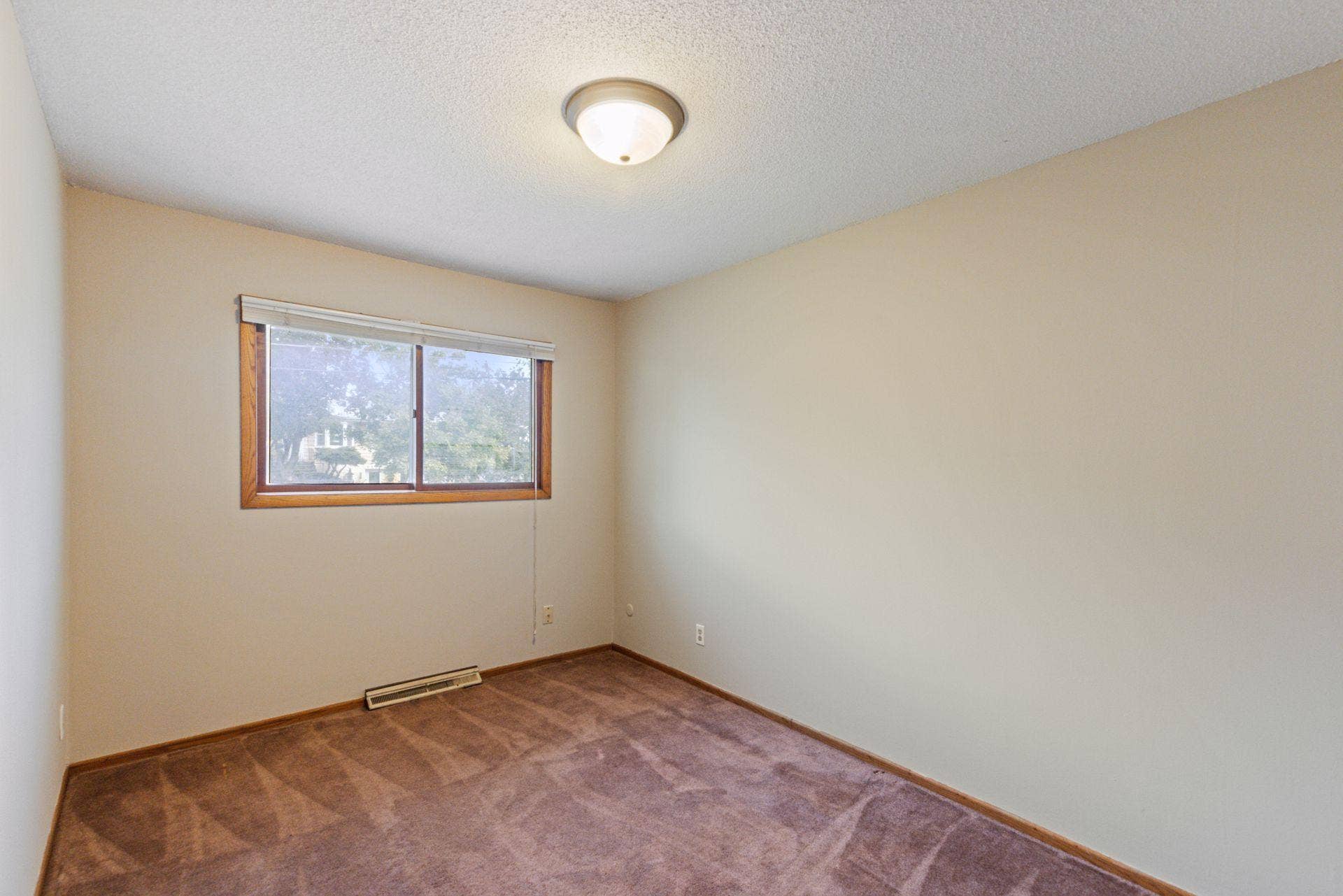 Bedroom - 2222 Beech Street E