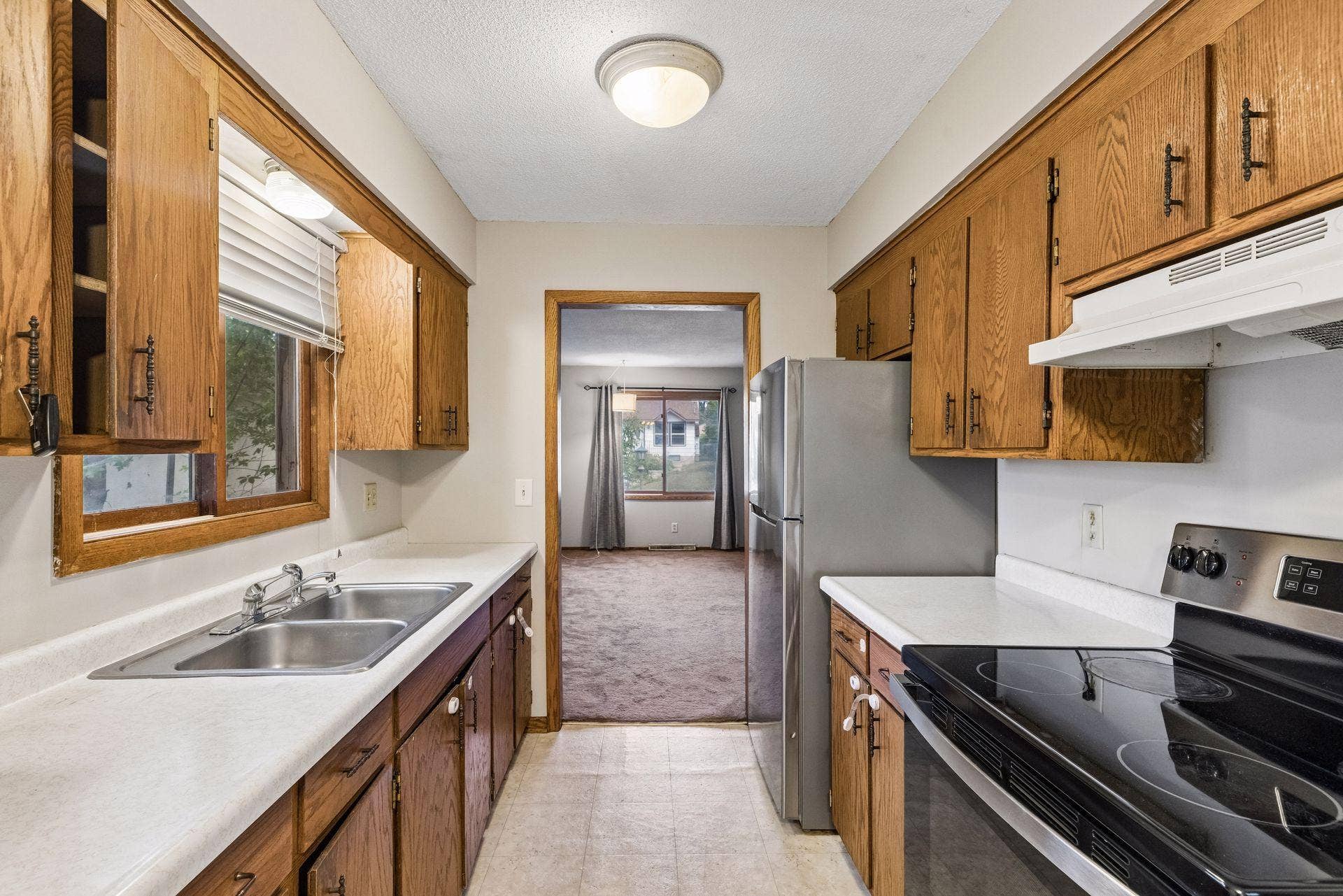Kitchen - 2222 Beech Street E