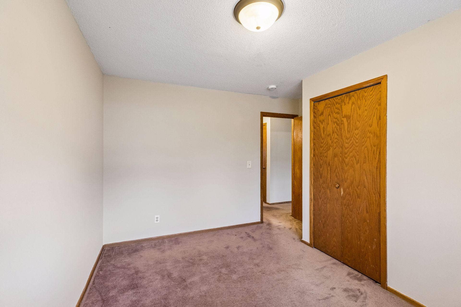 Bedroom - 2222 Beech Street E
