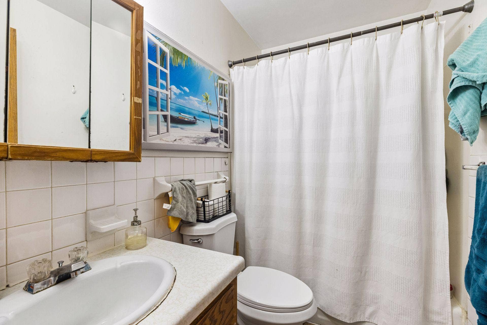 Bathroom - 2226 Beech Street E