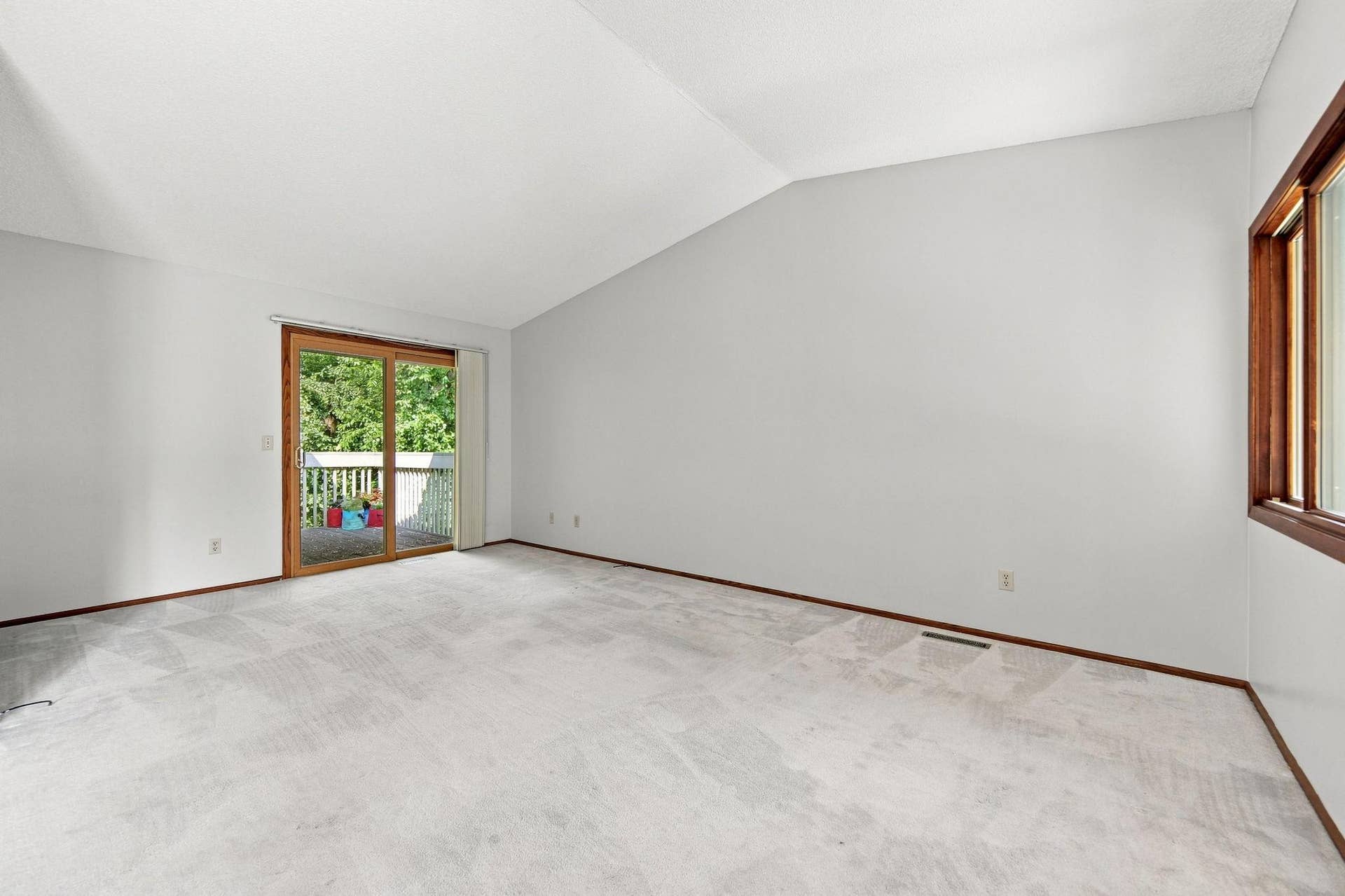 7232 Woodstock Drive, Bloomington, MN 55438 7232 Woodstock Drive, Bloomington, MN 55438