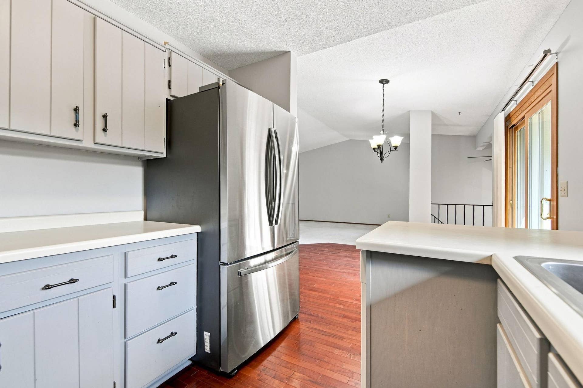 7232 Woodstock Drive, Bloomington, MN 55438 7232 Woodstock Drive, Bloomington, MN 55438