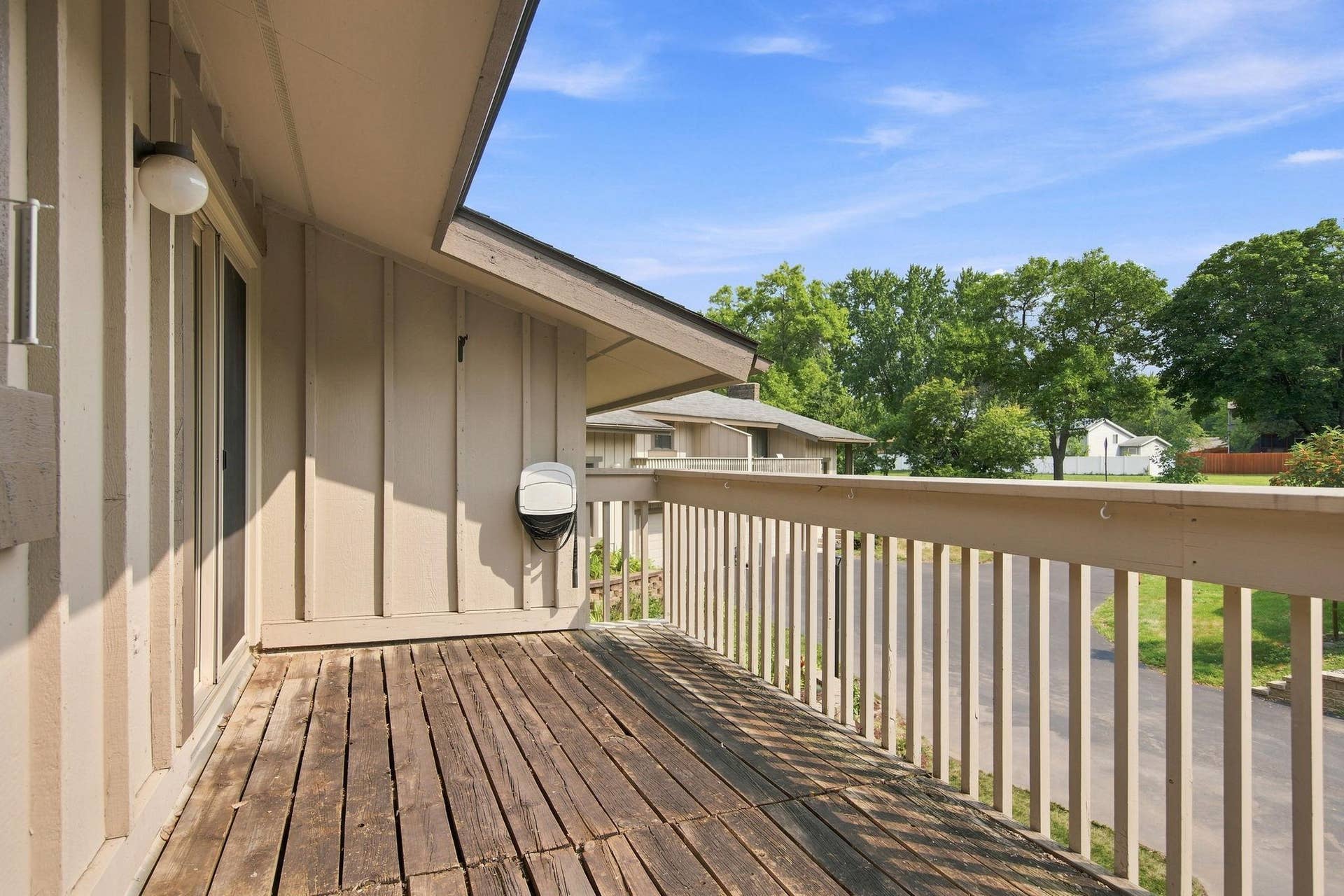 7232 Woodstock Drive, Bloomington, MN 55438 7232 Woodstock Drive, Bloomington, MN 55438