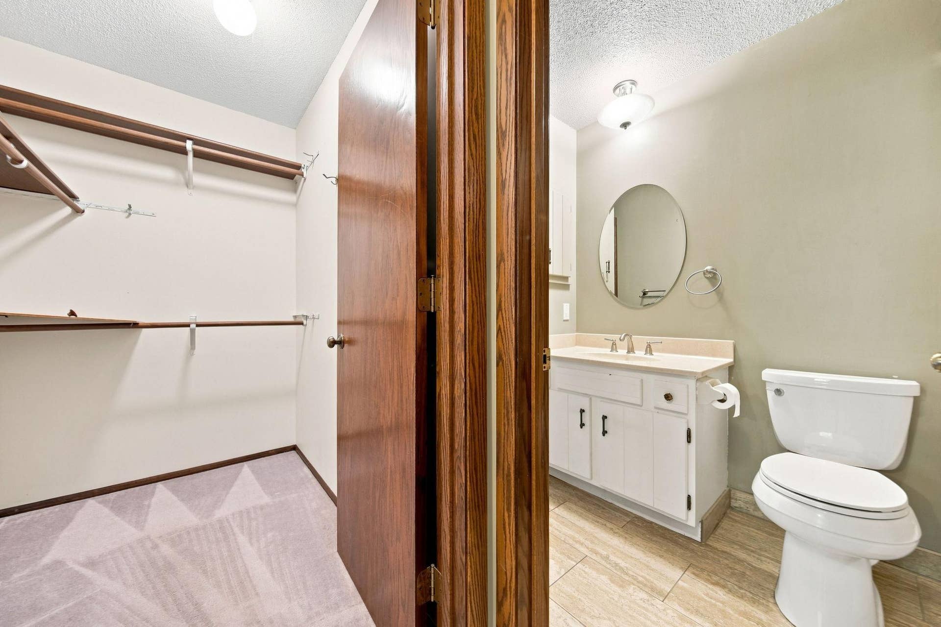 7232 Woodstock Drive, Bloomington, MN 55438 7232 Woodstock Drive, Bloomington, MN 55438