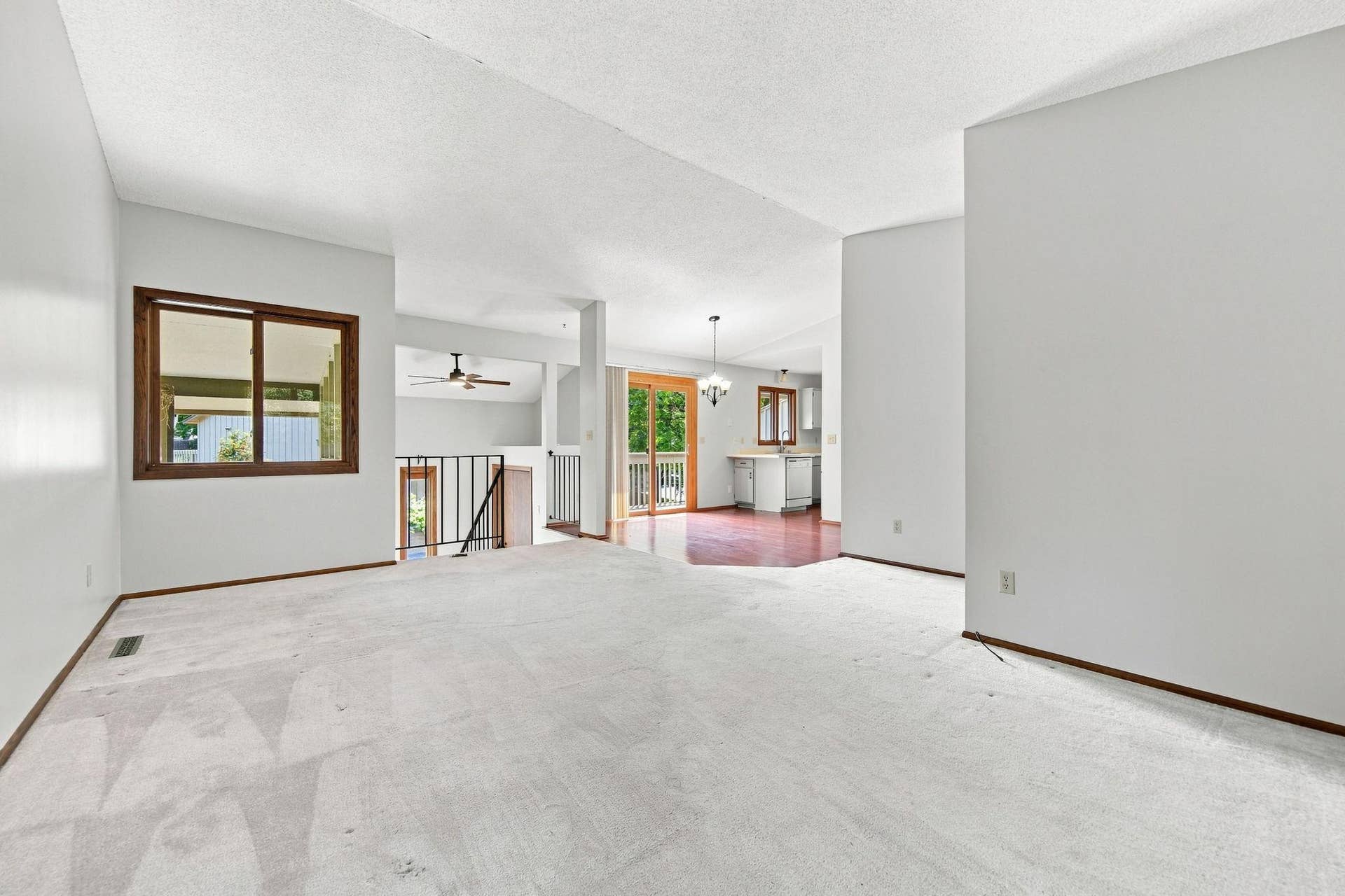 7232 Woodstock Drive, Bloomington, MN 55438 7232 Woodstock Drive, Bloomington, MN 55438