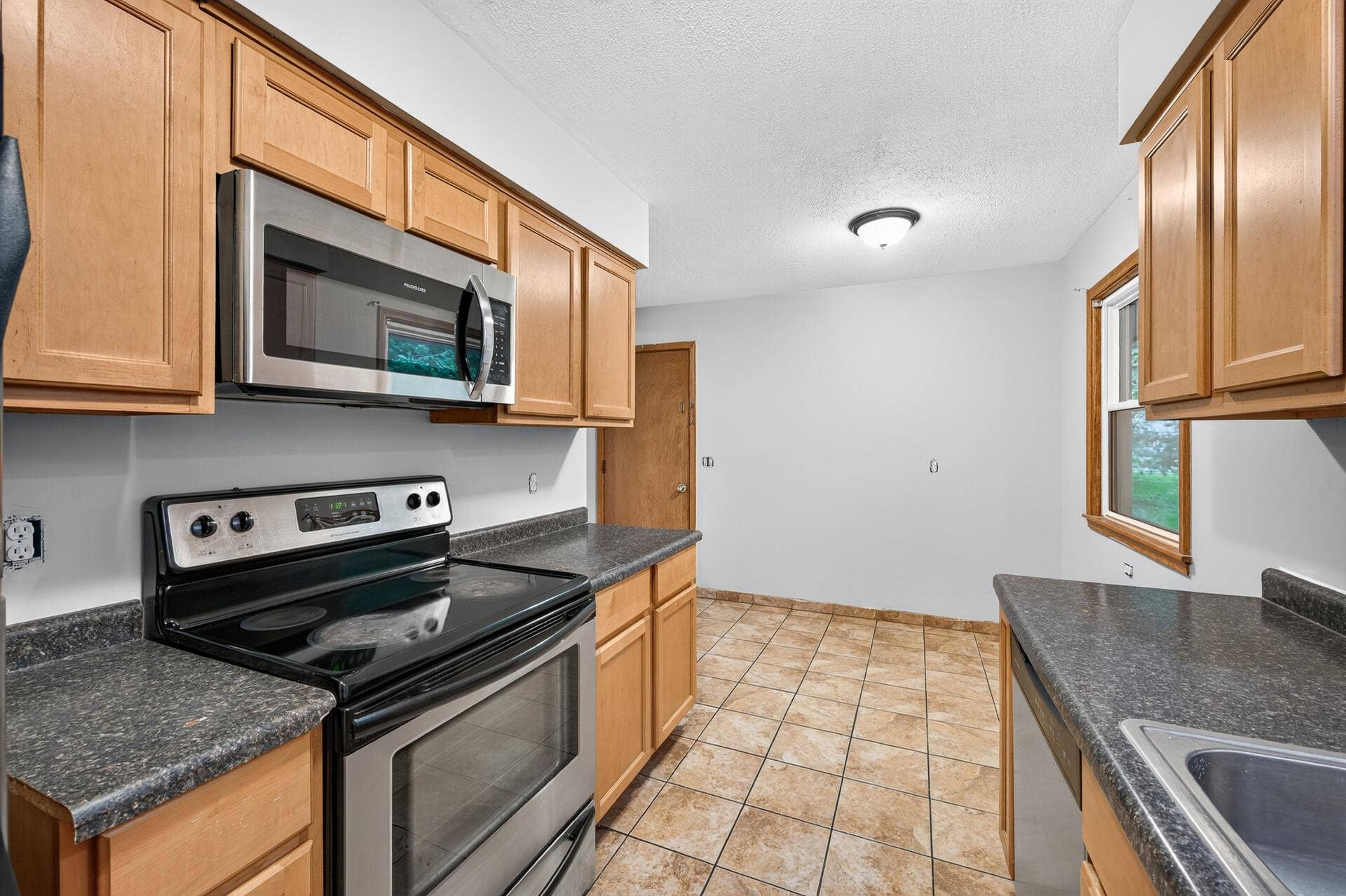6913 Toledo Avenue N, Brooklyn Center, MN 55429 29_6913_Toledo12 (1)_mls.jpg